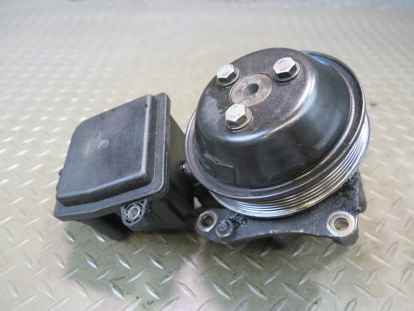 2002-2012 Mercedes W463 G500 Power Steering Pump  w Reservoir 4634660401