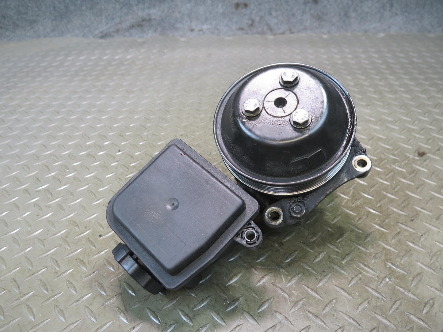 2002-2012 Mercedes W463 G500 Power Steering Pump  w Reservoir 4634660401