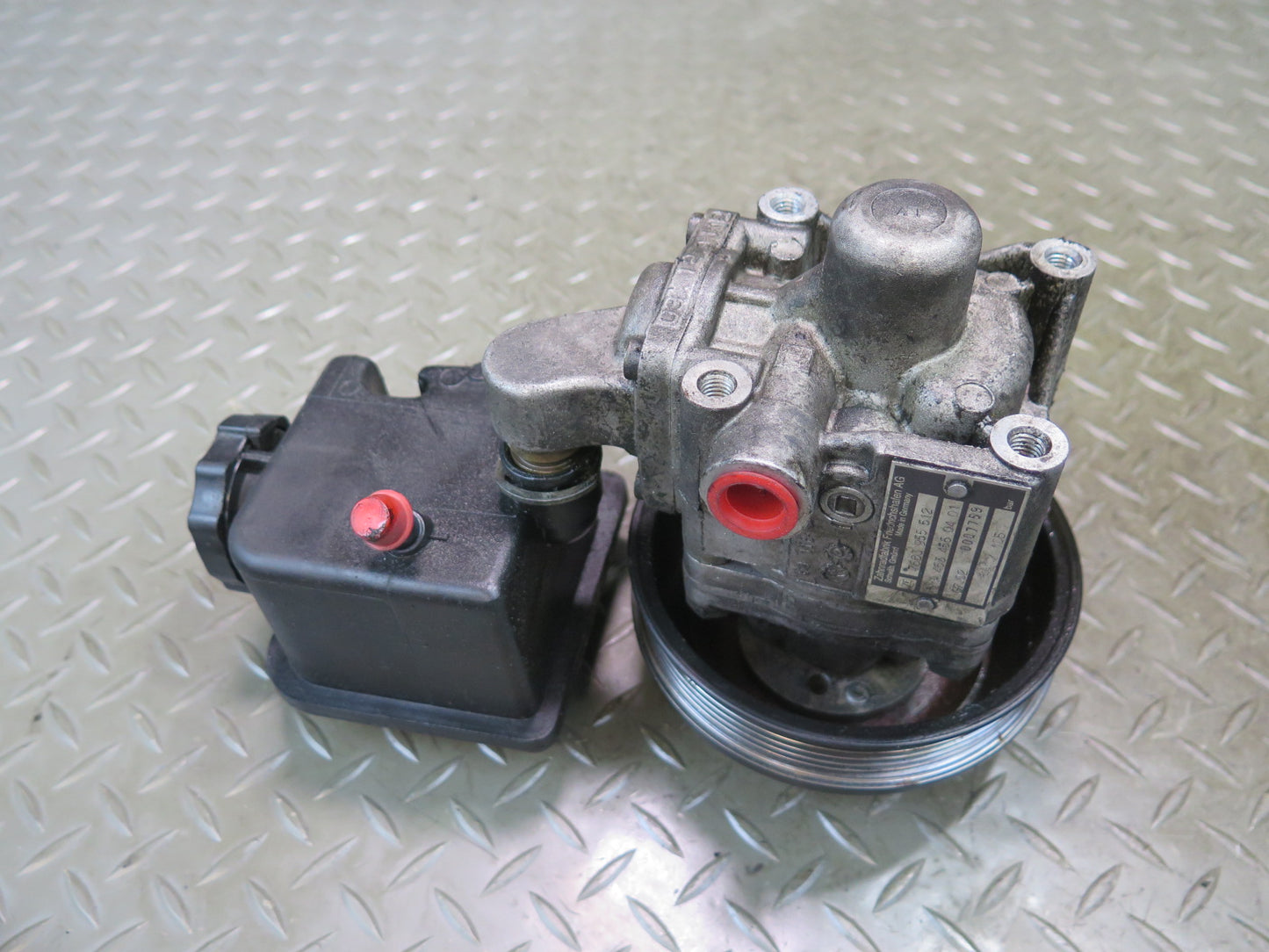 2002-2012 Mercedes W463 G500 Power Steering Pump  w Reservoir 4634660401