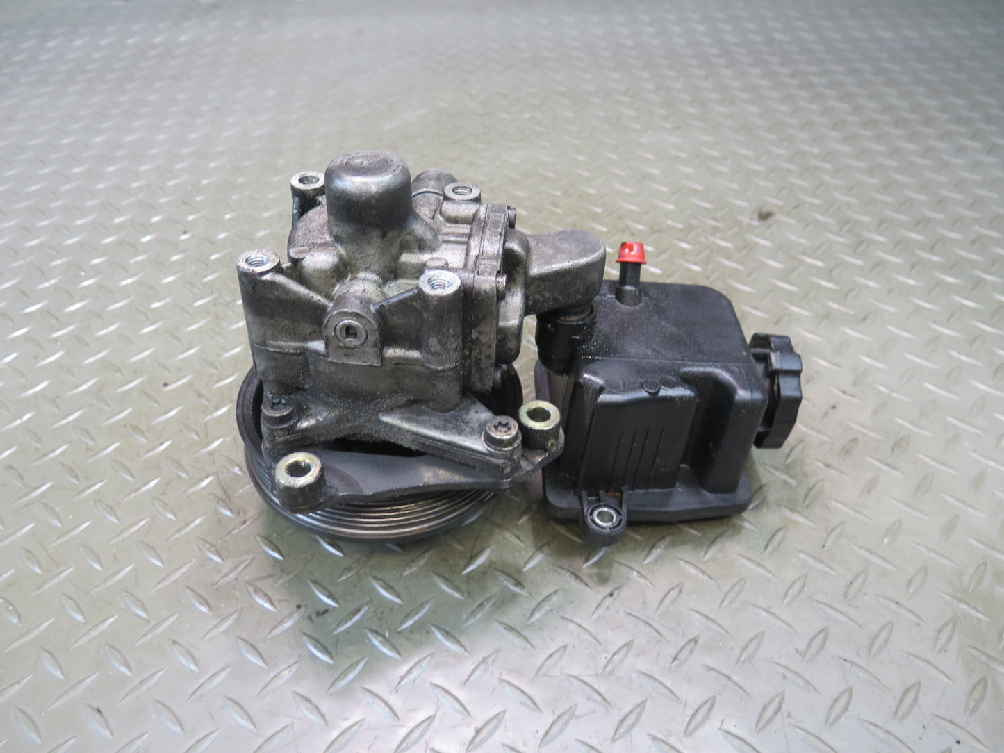 2002-2012 Mercedes W463 G500 Power Steering Pump  w Reservoir 4634660401