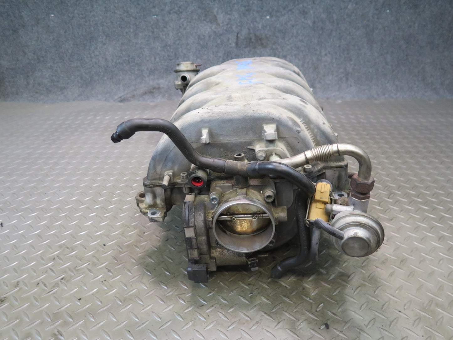 2002-2005 Mercedes W463 G500 Engine Intake Manifold 1131400401