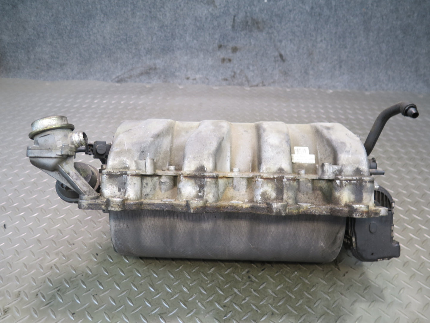 2002-2005 Mercedes W463 G500 Engine Intake Manifold 1131400401