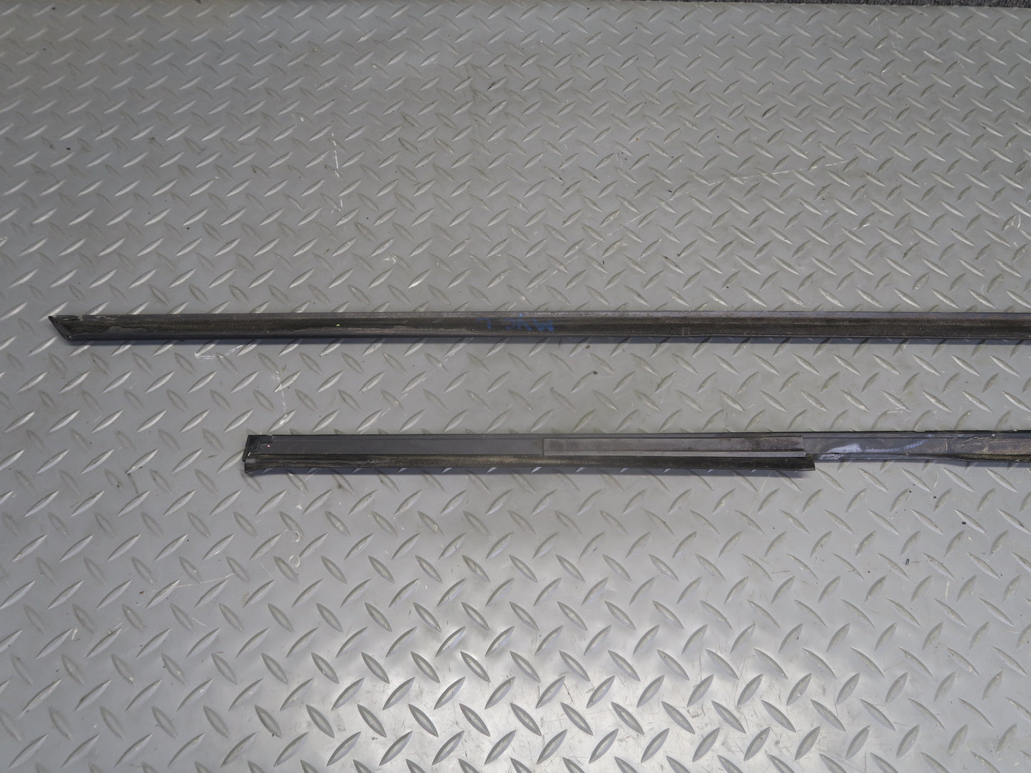09-15 Mini R57 Convertible Left Side Fender Door Quarter Panel Molding Set OEM