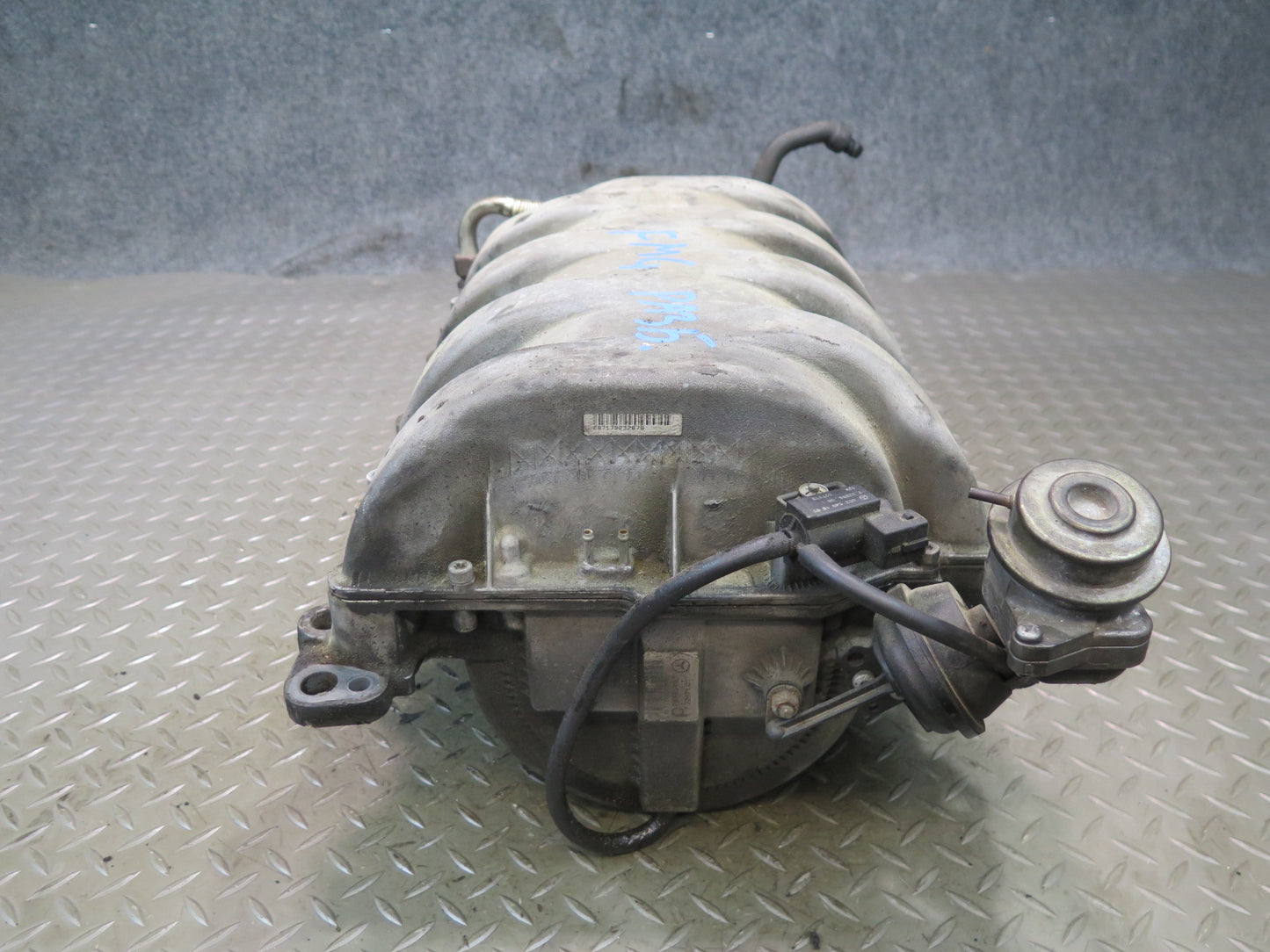 2002-2005 Mercedes W463 G500 Engine Intake Manifold 1131400401