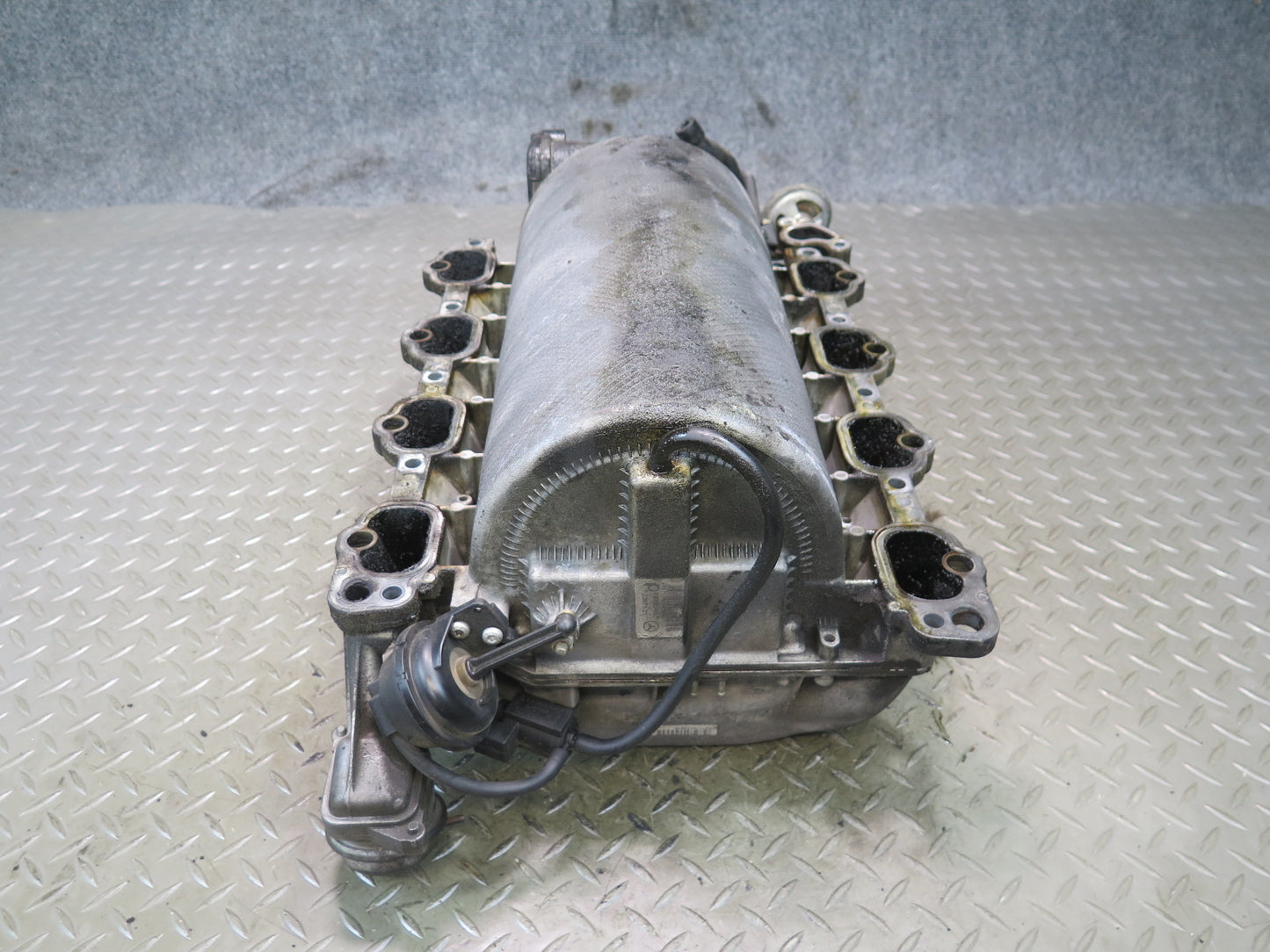 2002-2005 Mercedes W463 G500 Engine Intake Manifold 1131400401