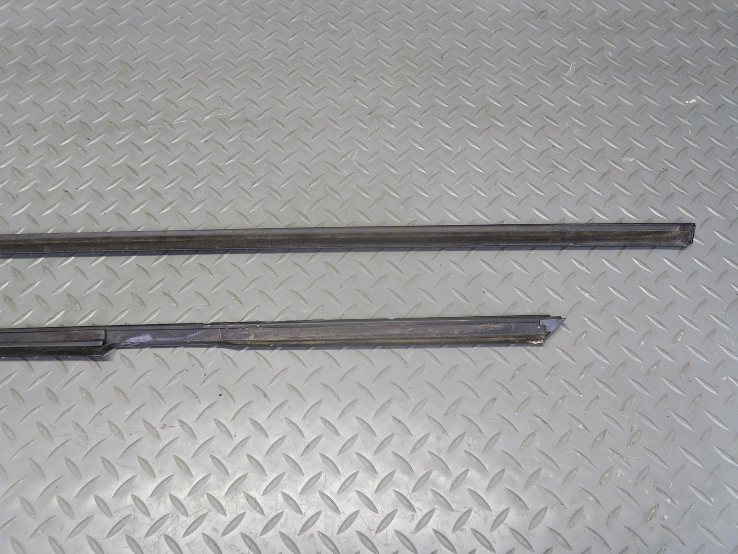 09-15 Mini R57 Convertible Left Side Fender Door Quarter Panel Molding Set OEM