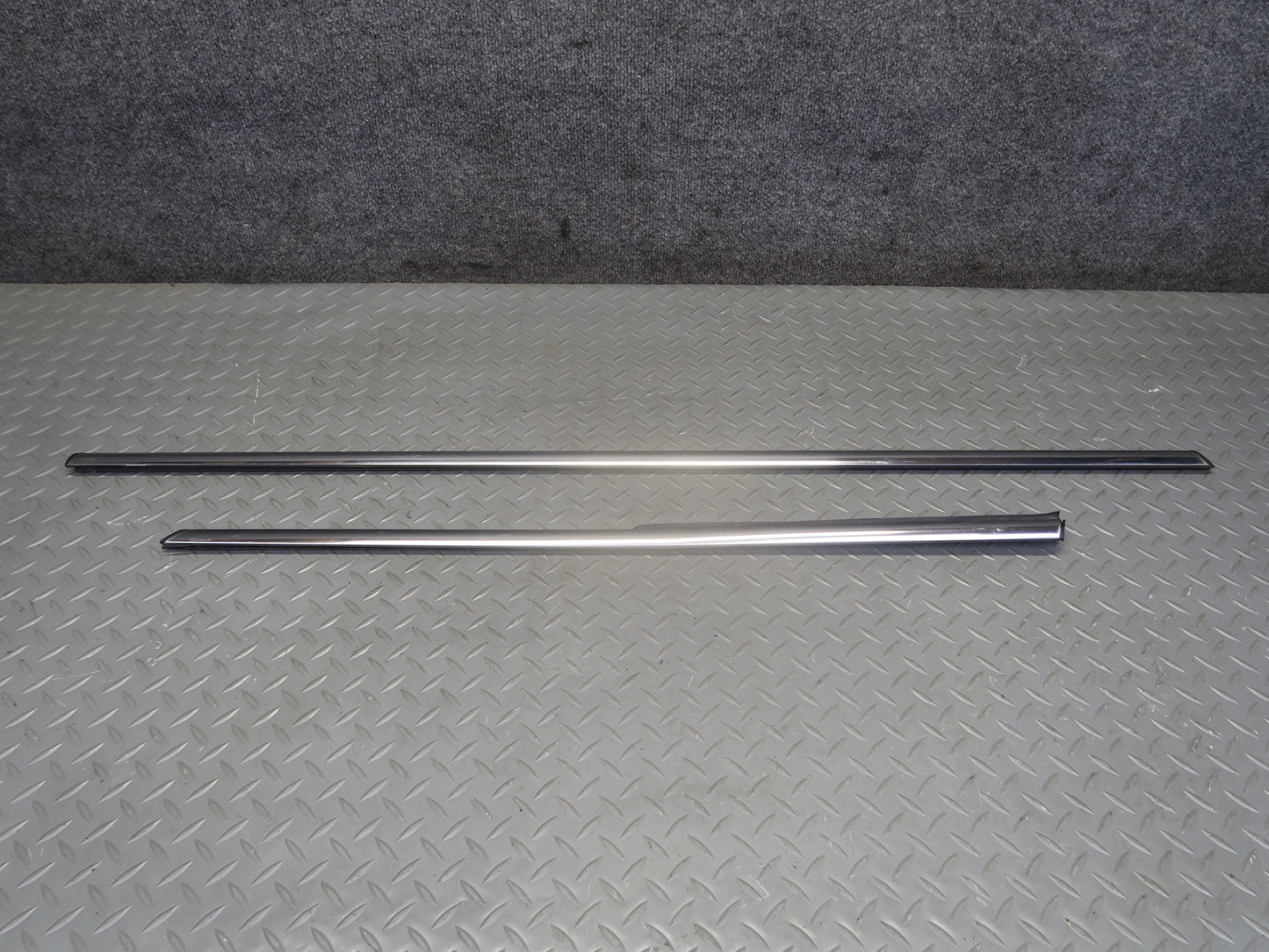 09-15 Mini R57 Convertible Right Side Fender Door Quarter Panel Molding Set OEM