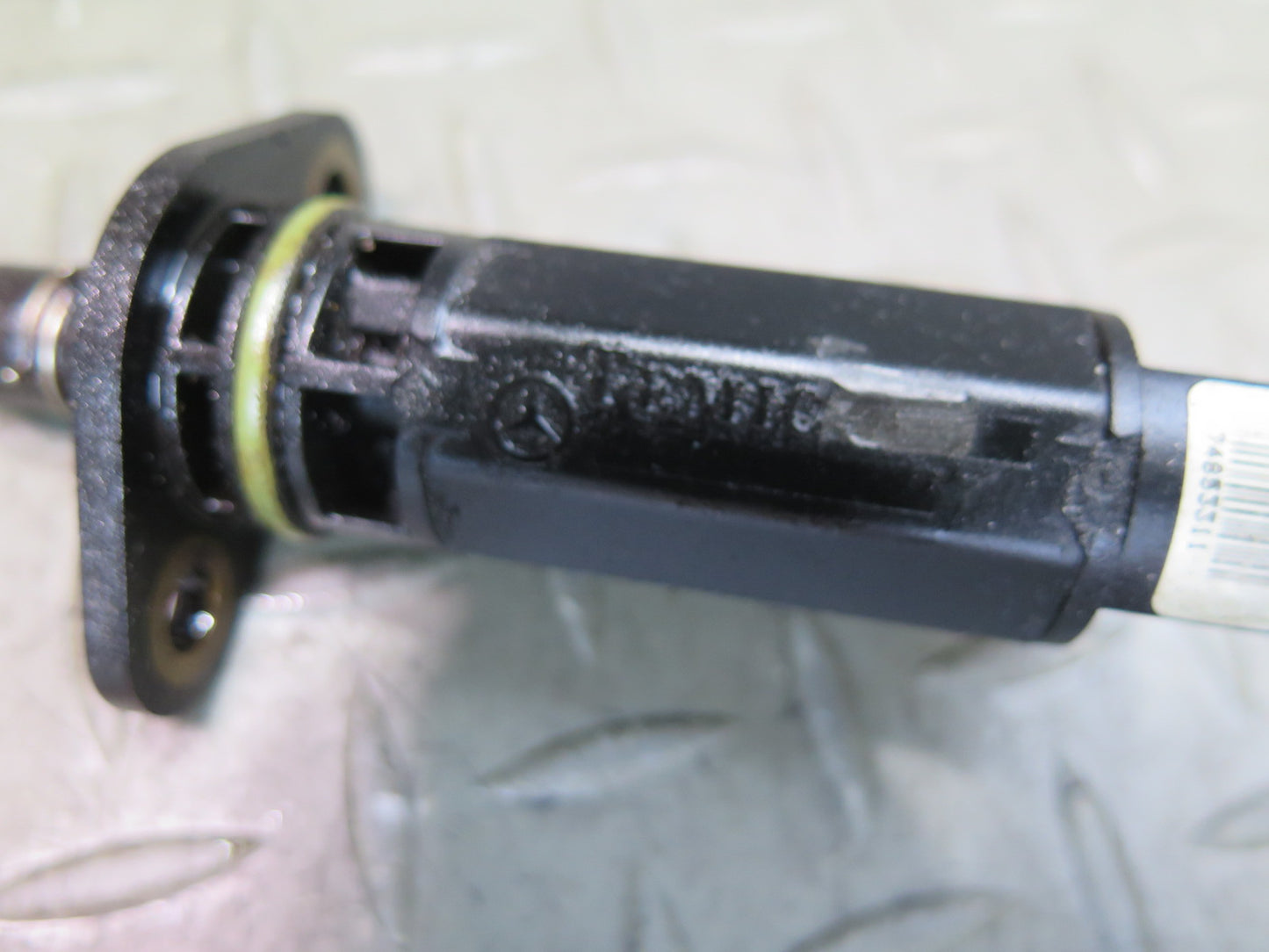 2002-2005 Mercedes W463 G500 Engine Motor Oil Level Sensor