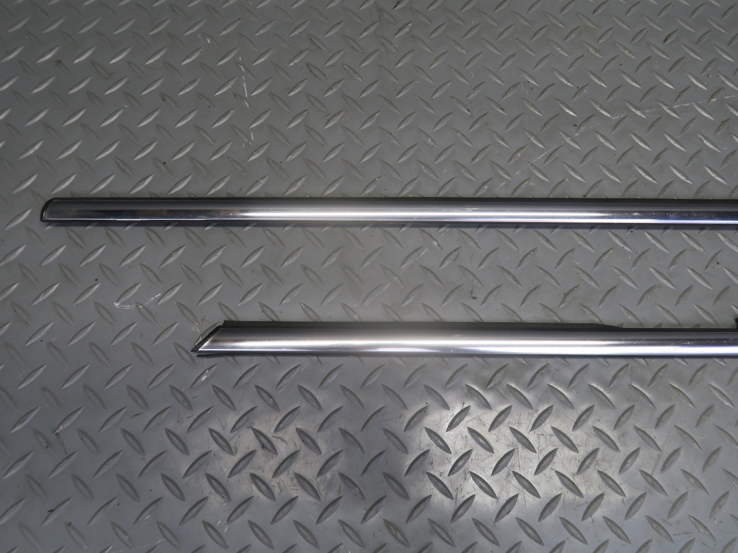09-15 Mini R57 Convertible Right Side Fender Door Quarter Panel Molding Set OEM