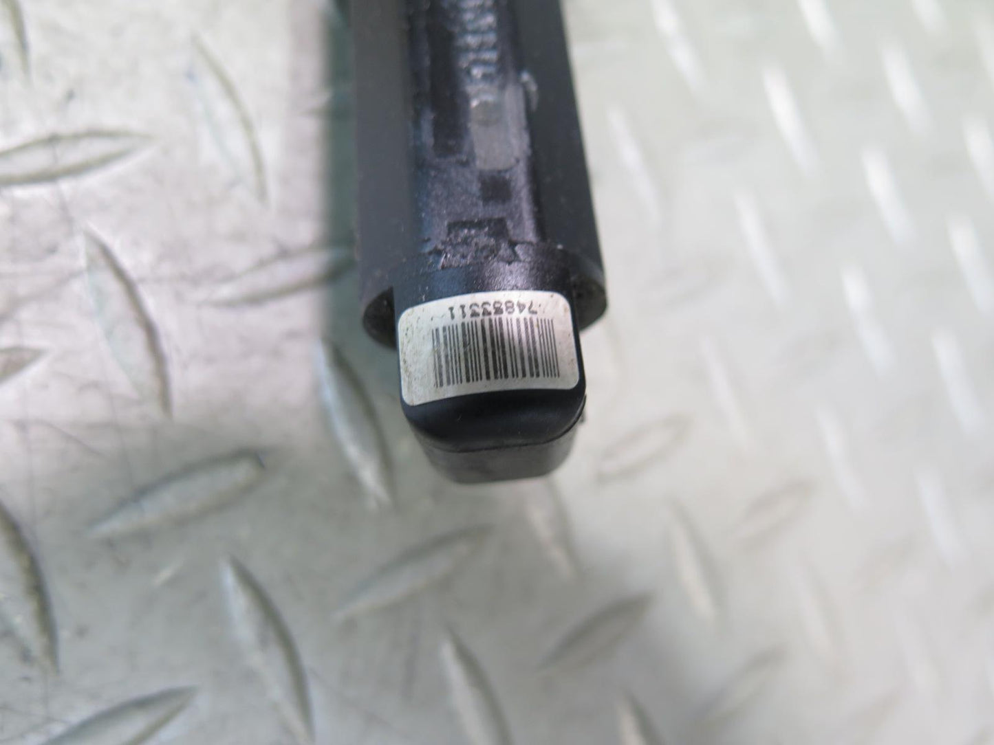 2002-2005 Mercedes W463 G500 Engine Motor Oil Level Sensor