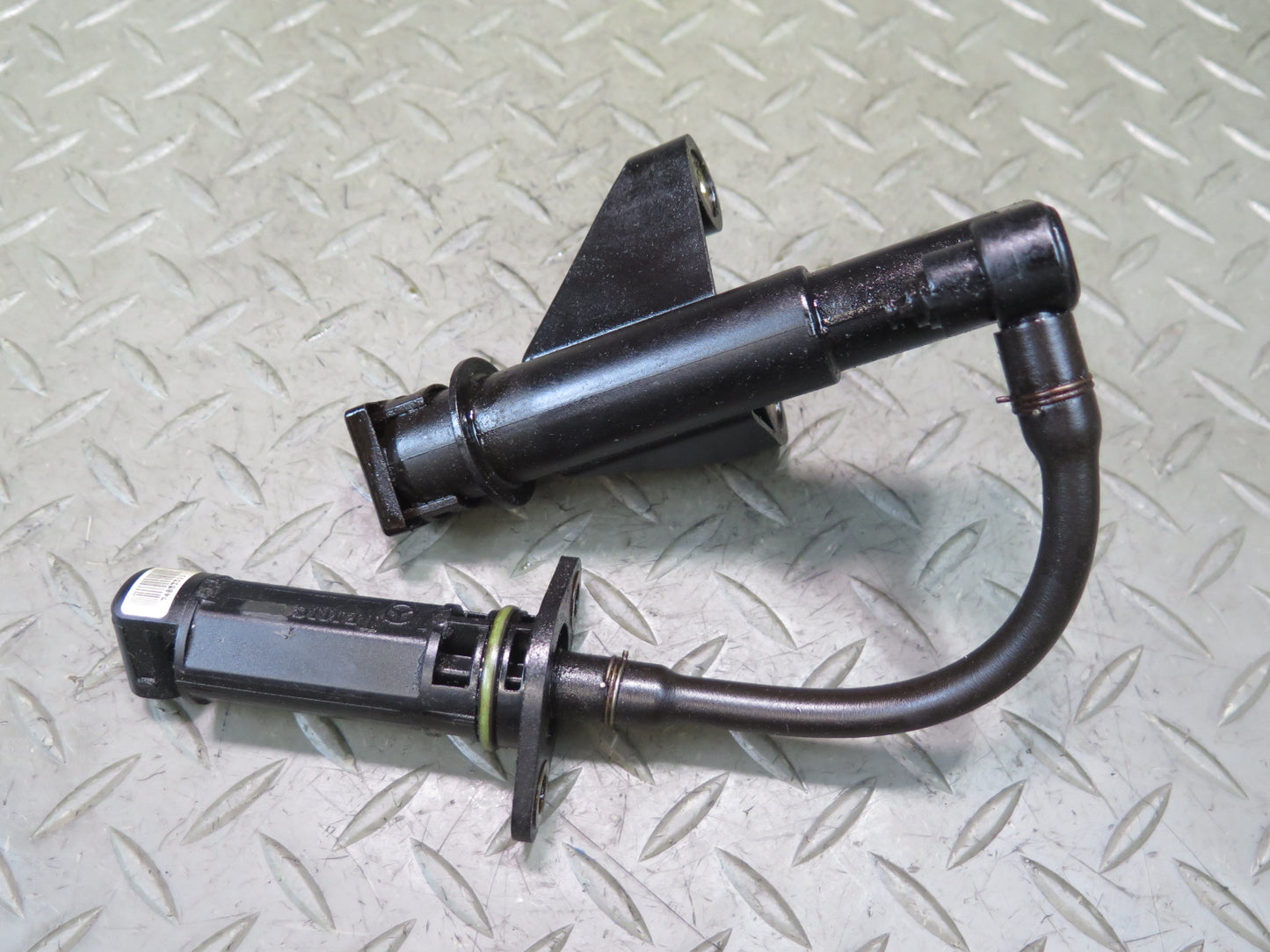 2002-2005 Mercedes W463 G500 Engine Motor Oil Level Sensor
