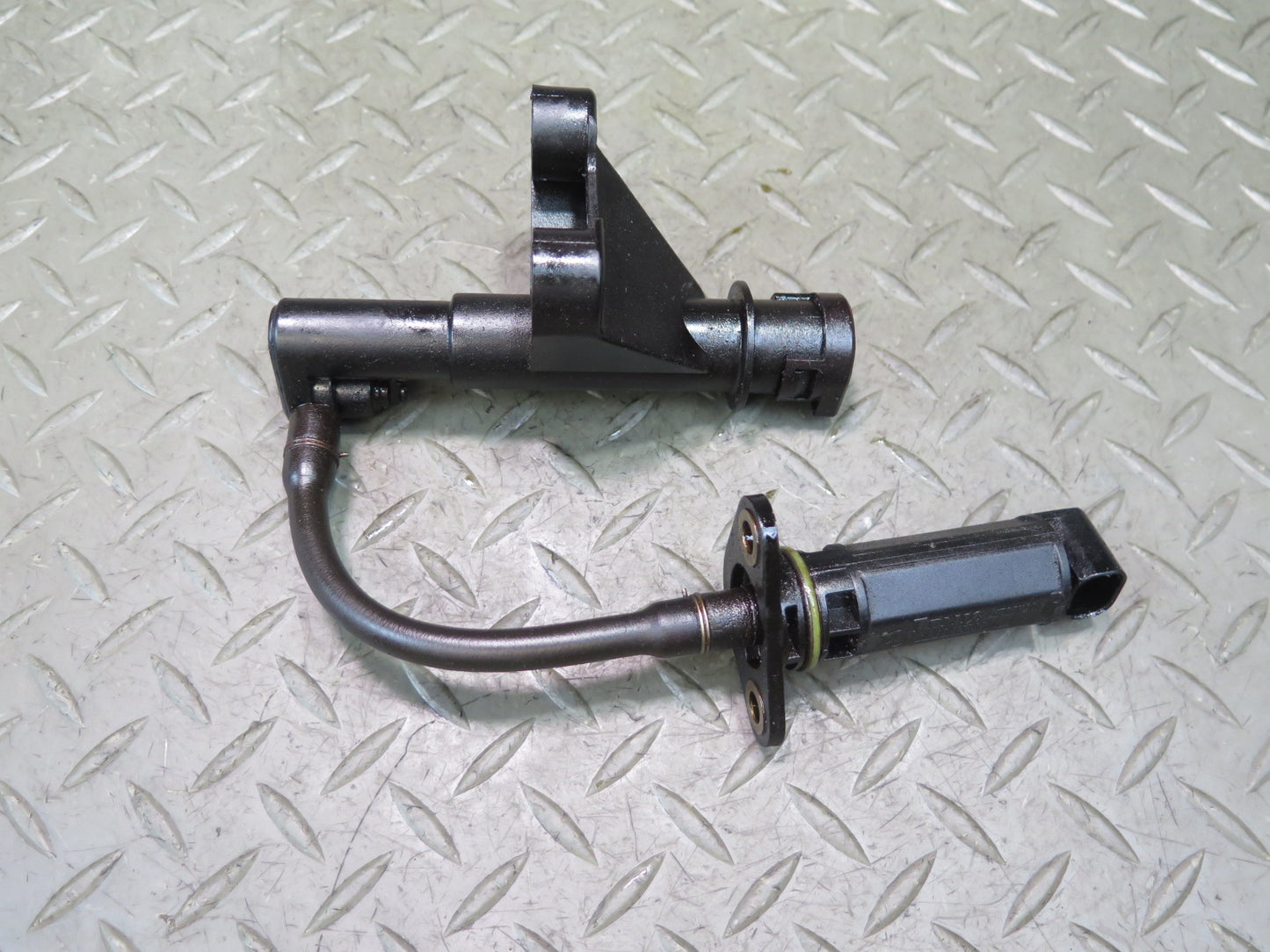 2002-2005 Mercedes W463 G500 Engine Motor Oil Level Sensor