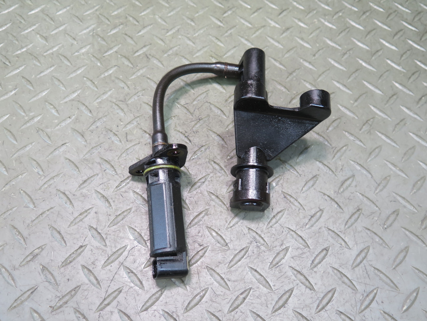 2002-2005 Mercedes W463 G500 Engine Motor Oil Level Sensor