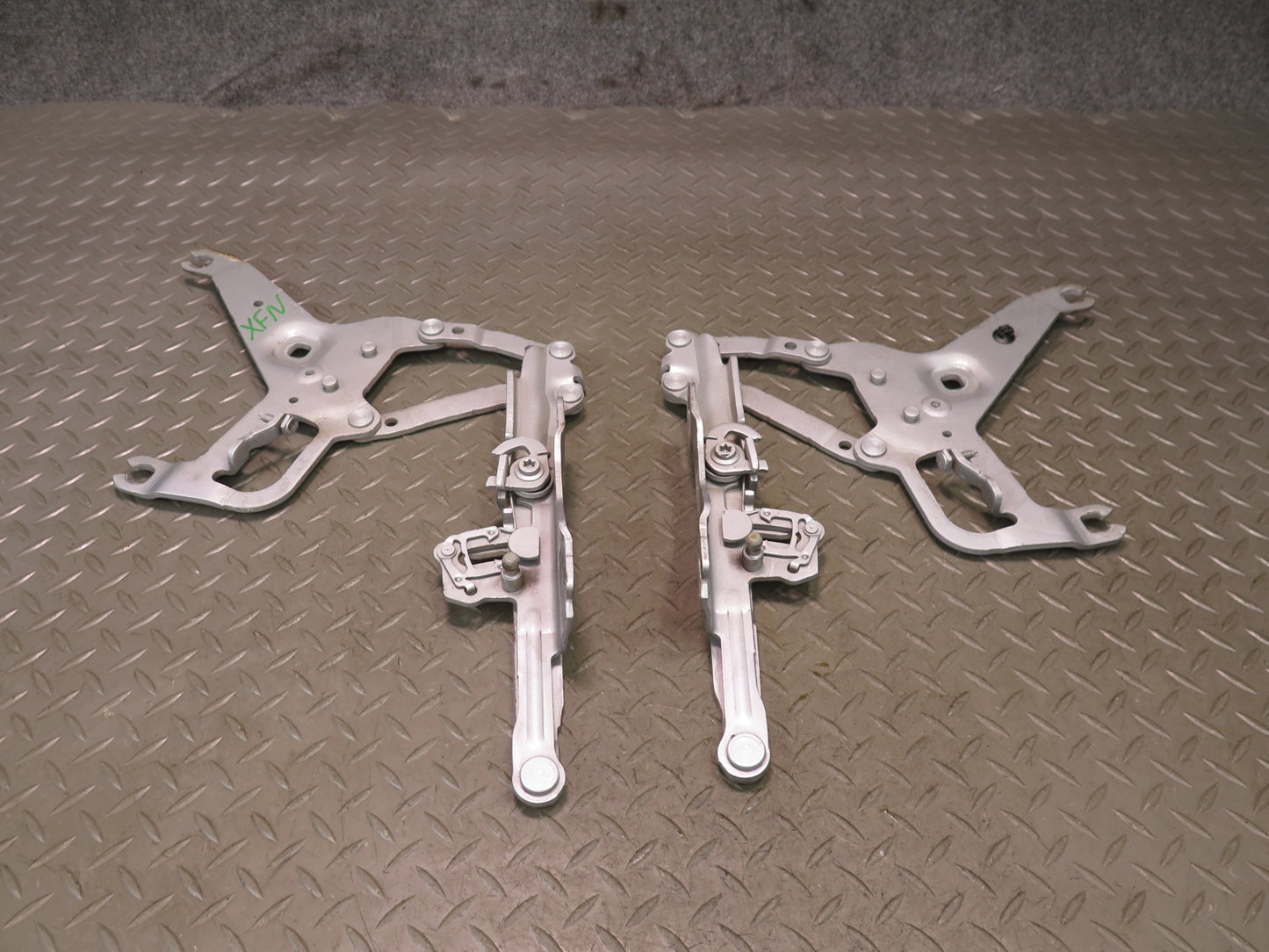 2014-2018 BMW F15 X5 Front Left & Right Hood Hinge Silver Set of 2
