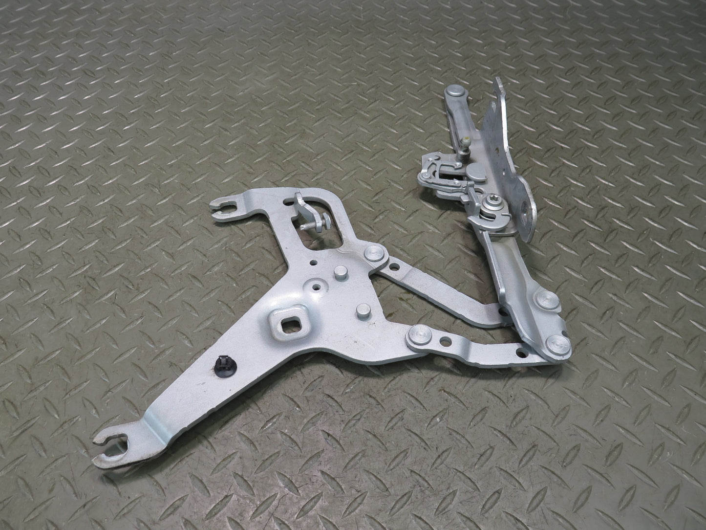 2014-2018 BMW F15 X5 Front Left & Right Hood Hinge Silver Set of 2