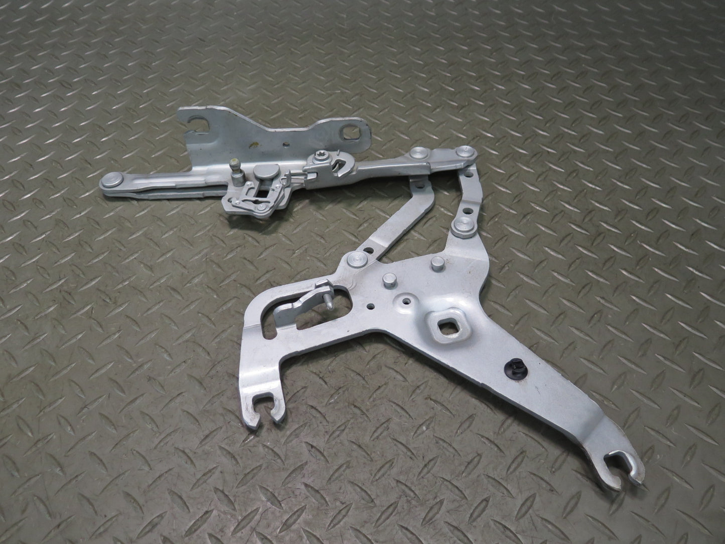 2014-2018 BMW F15 X5 Front Left & Right Hood Hinge Silver Set of 2