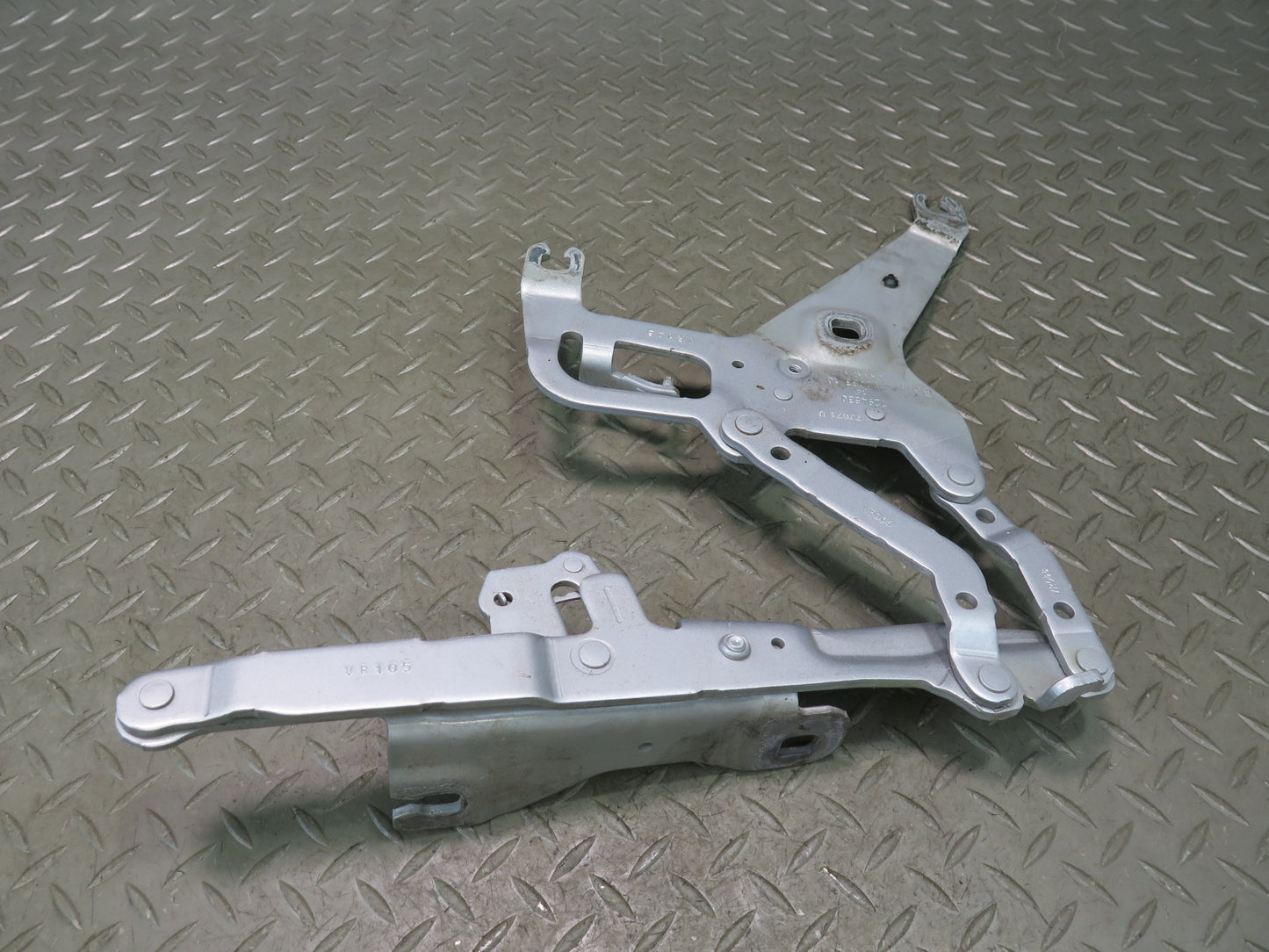 2014-2018 BMW F15 X5 Front Left & Right Hood Hinge Silver Set of 2