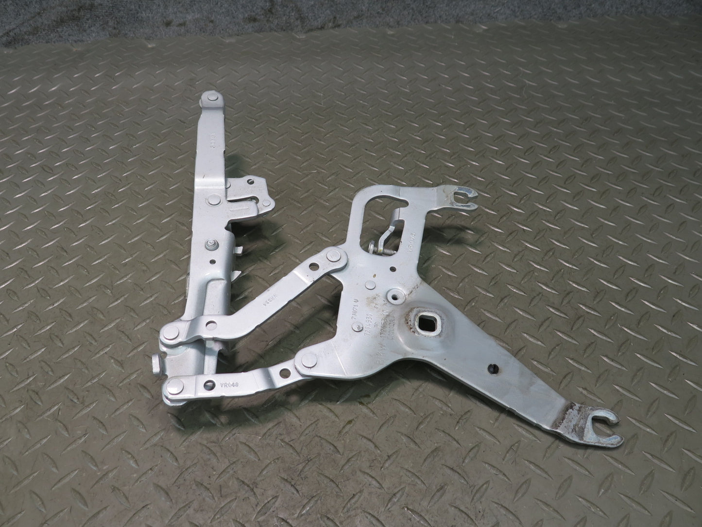2014-2018 BMW F15 X5 Front Left & Right Hood Hinge Silver Set of 2