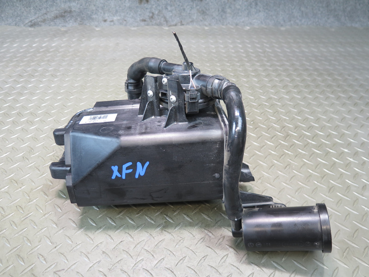2014-2018 BMW F15 X5 Fuel Evap Vapor Charcoal Canister 7327885
