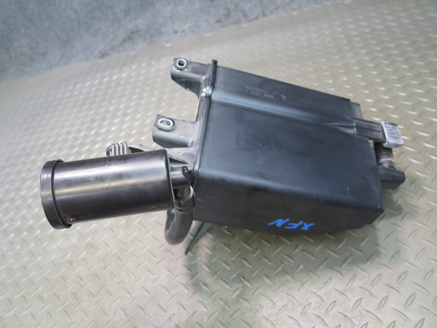 2014-2018 BMW F15 X5 Fuel Evap Vapor Charcoal Canister 7327885
