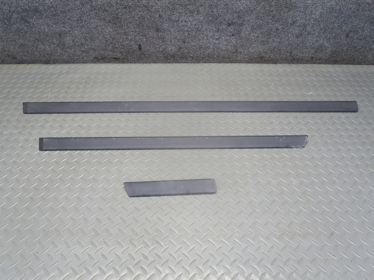 97-03 BMW E39 540ia Sedan Set of 3 Left Side Door Fender Trim Molding Cover OEM