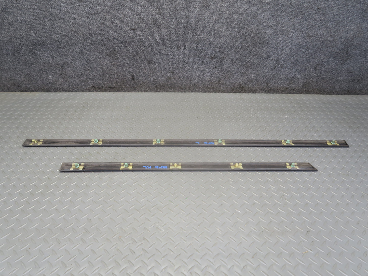 97-03 BMW E39 540ia Sedan Set of 3 Left Side Door Fender Trim Molding Cover OEM