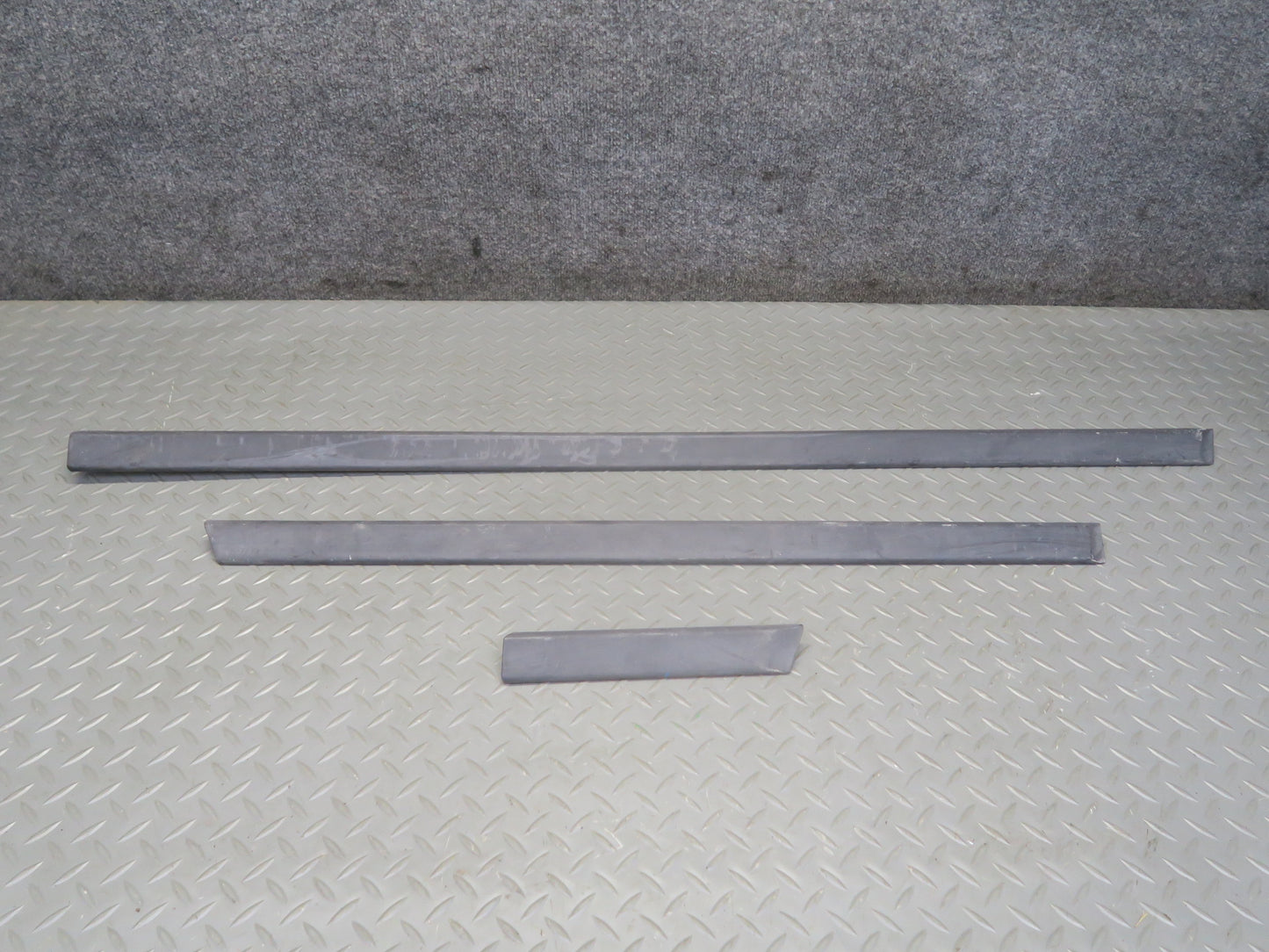 97-03 BMW E39 540ia Sedan Set of 3 Right Side Door Fender Trim Molding Cover OEM