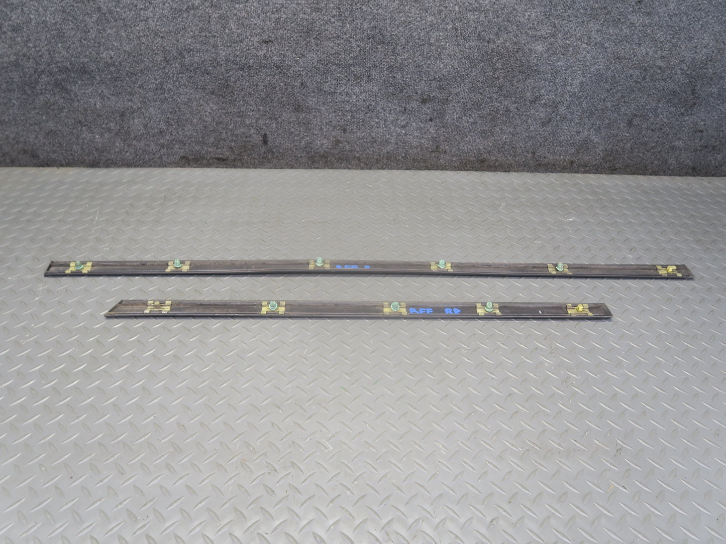 97-03 BMW E39 540ia Sedan Set of 3 Right Side Door Fender Trim Molding Cover OEM