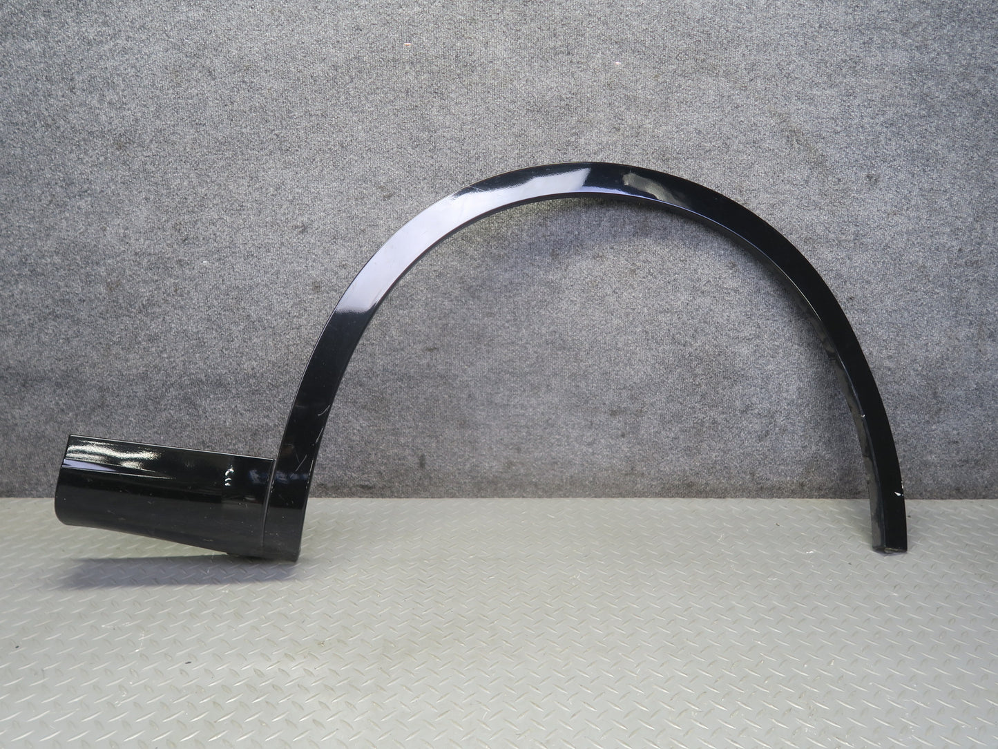 2017-2020 Maserati Levante M161 Front Right Wheel Arch Fender Flare Molding