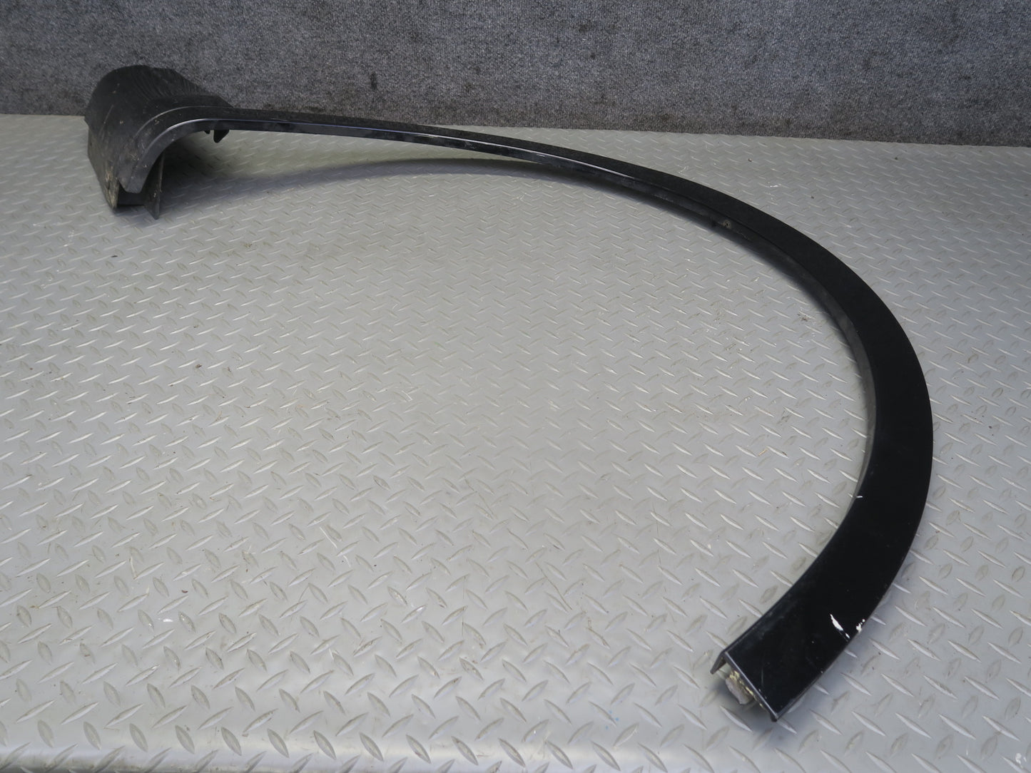 2017-2020 Maserati Levante M161 Front Right Wheel Arch Fender Flare Molding
