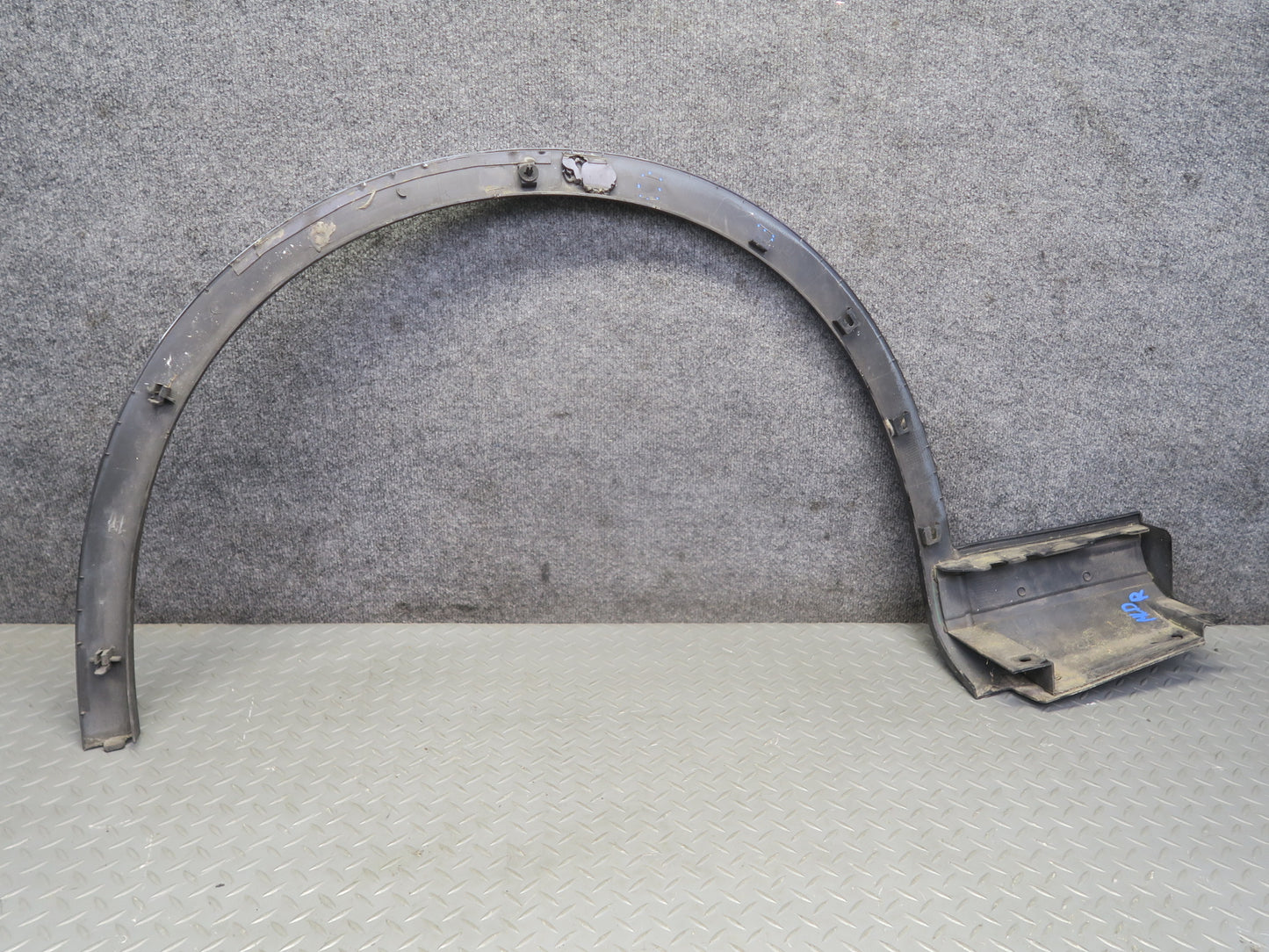 2017-2020 Maserati Levante M161 Front Right Wheel Arch Fender Flare Molding