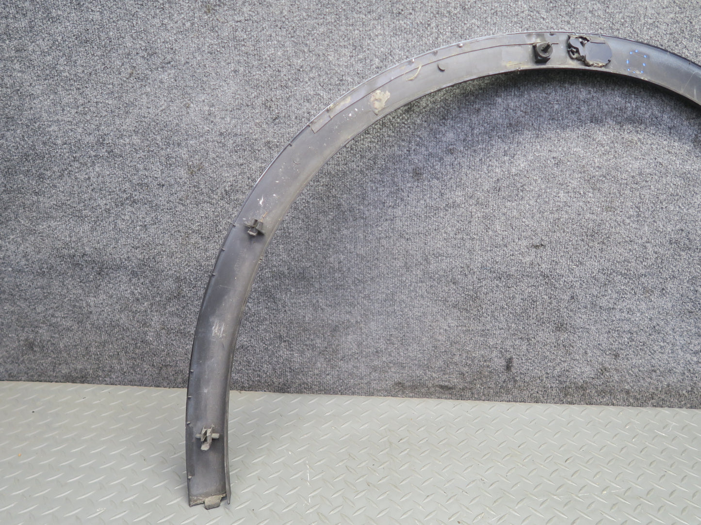 2017-2020 Maserati Levante M161 Front Right Wheel Arch Fender Flare Molding