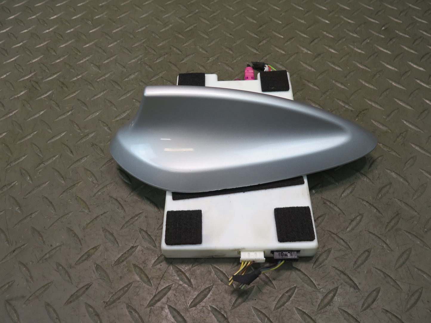 2016-2018 BMW F15 X5 Rear Roof Radio Shark FIN Antenna w Control Module