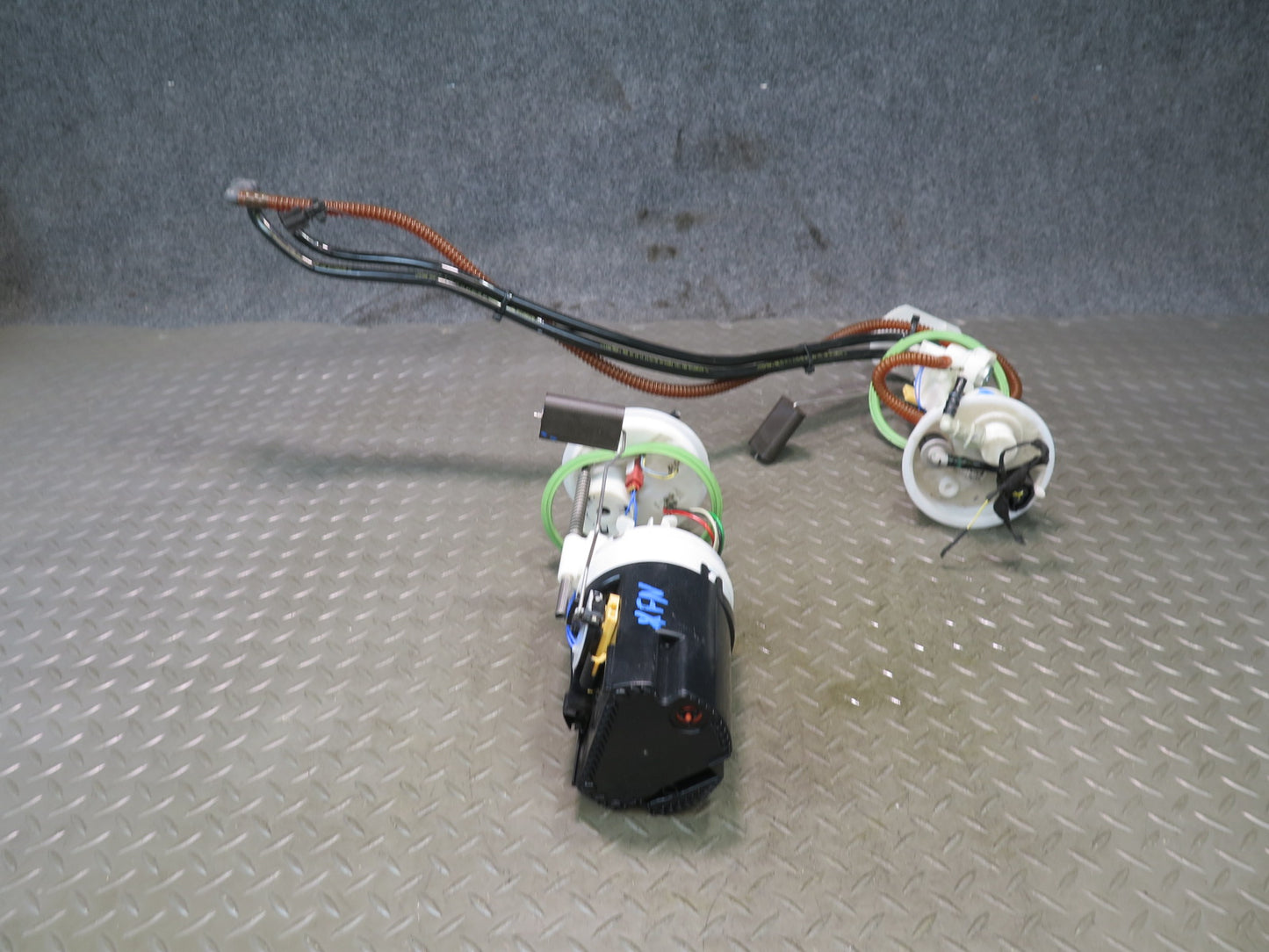 2014-2018 BMW F15 X5 4.4L N63 Fuel Pump Level Sensor Sending Unit Set of 2