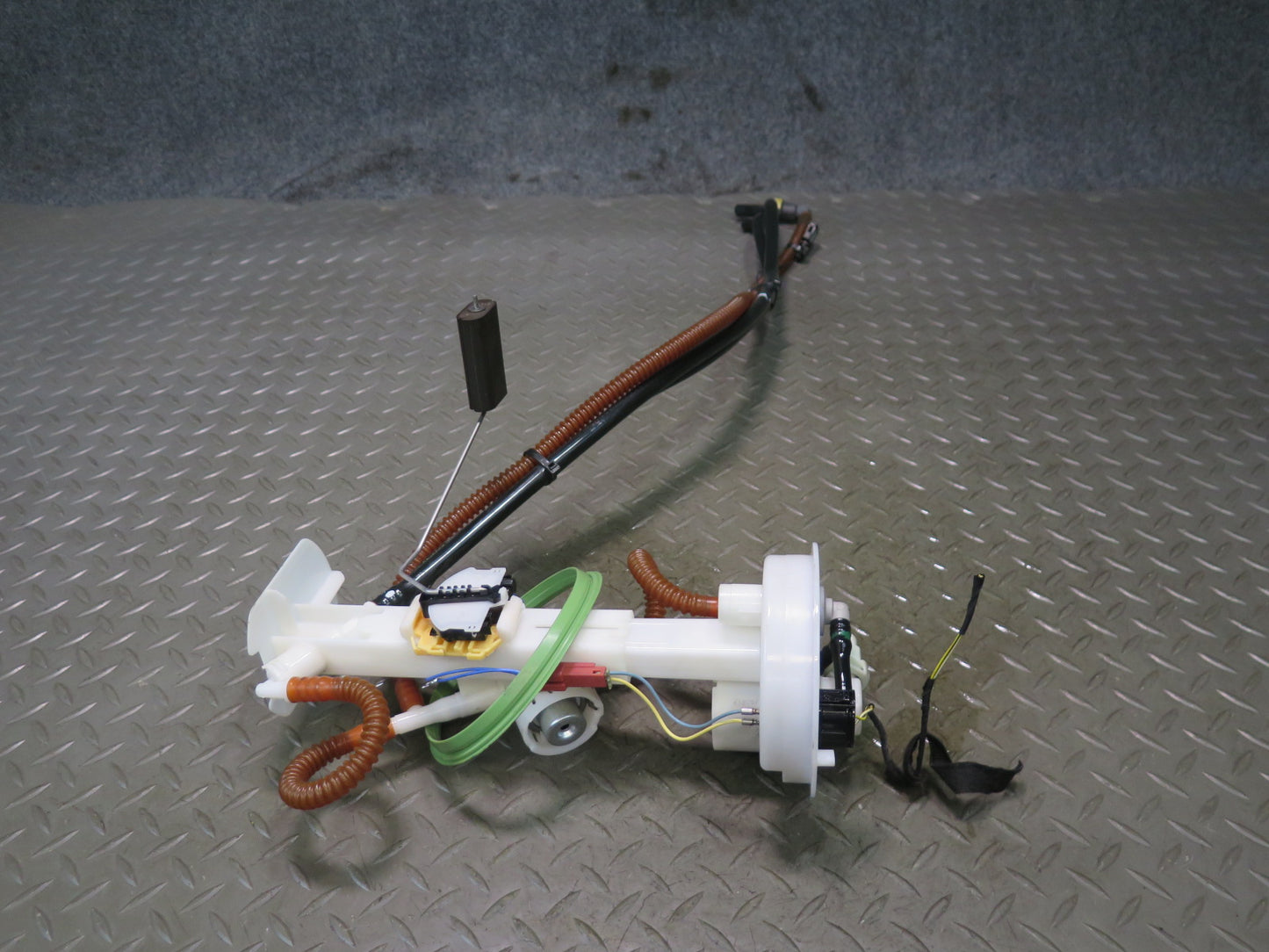 2014-2018 BMW F15 X5 4.4L N63 Fuel Pump Level Sensor Sending Unit Set of 2