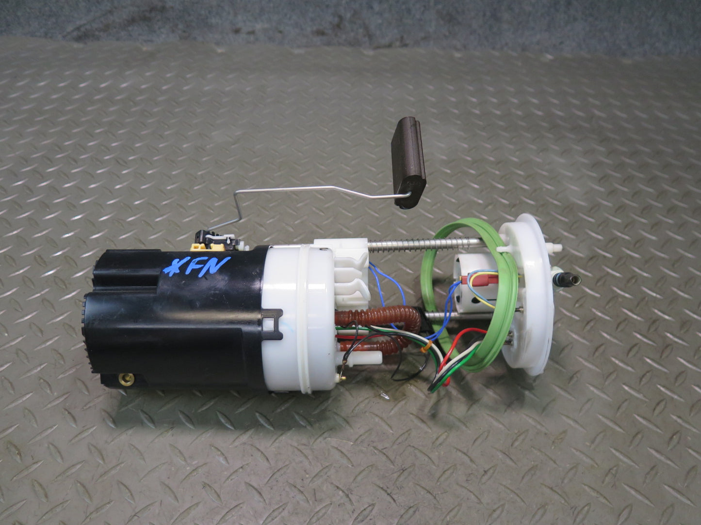 2014-2018 BMW F15 X5 4.4L N63 Fuel Pump Level Sensor Sending Unit Set of 2