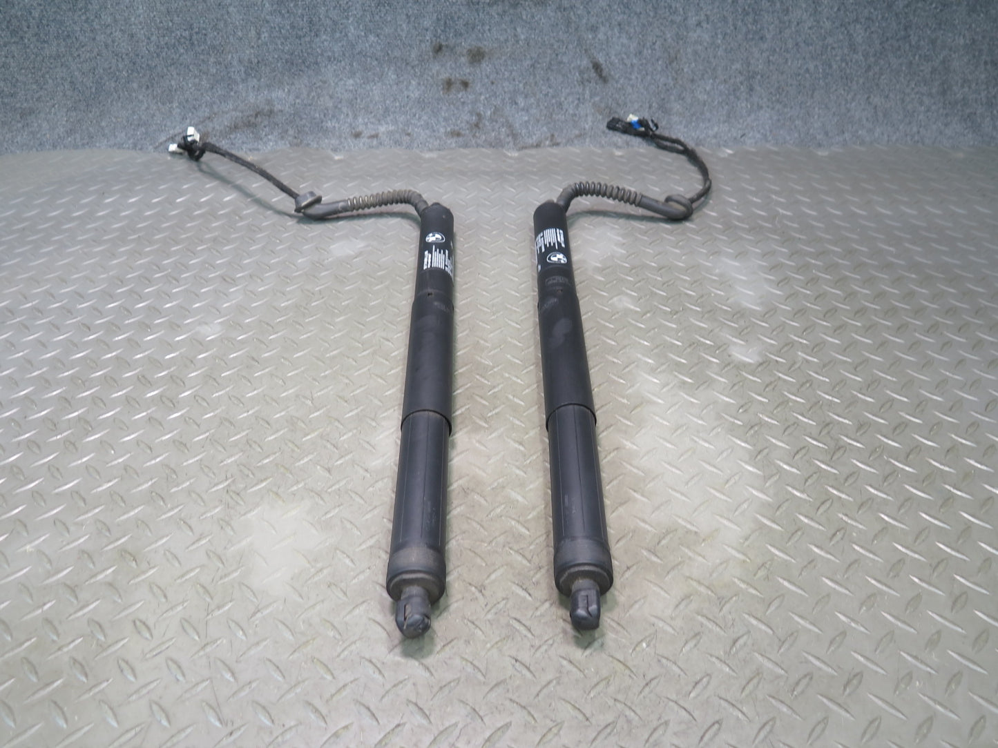 2014-2018 BMW F15 X5 Rear Left & Right Trunk Lid Lift Shock Support Set of 2