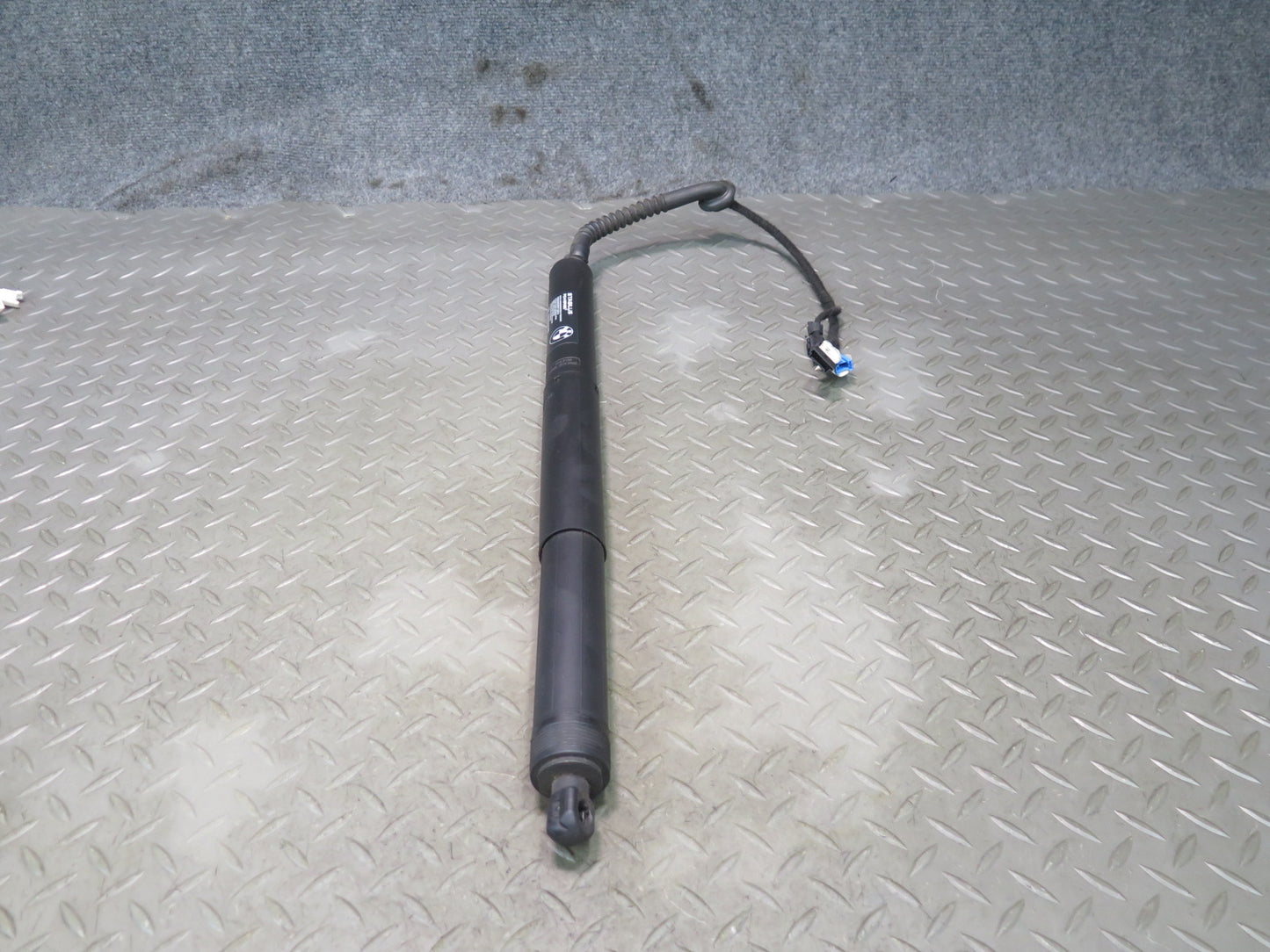 2014-2018 BMW F15 X5 Rear Left & Right Trunk Lid Lift Shock Support Set of 2