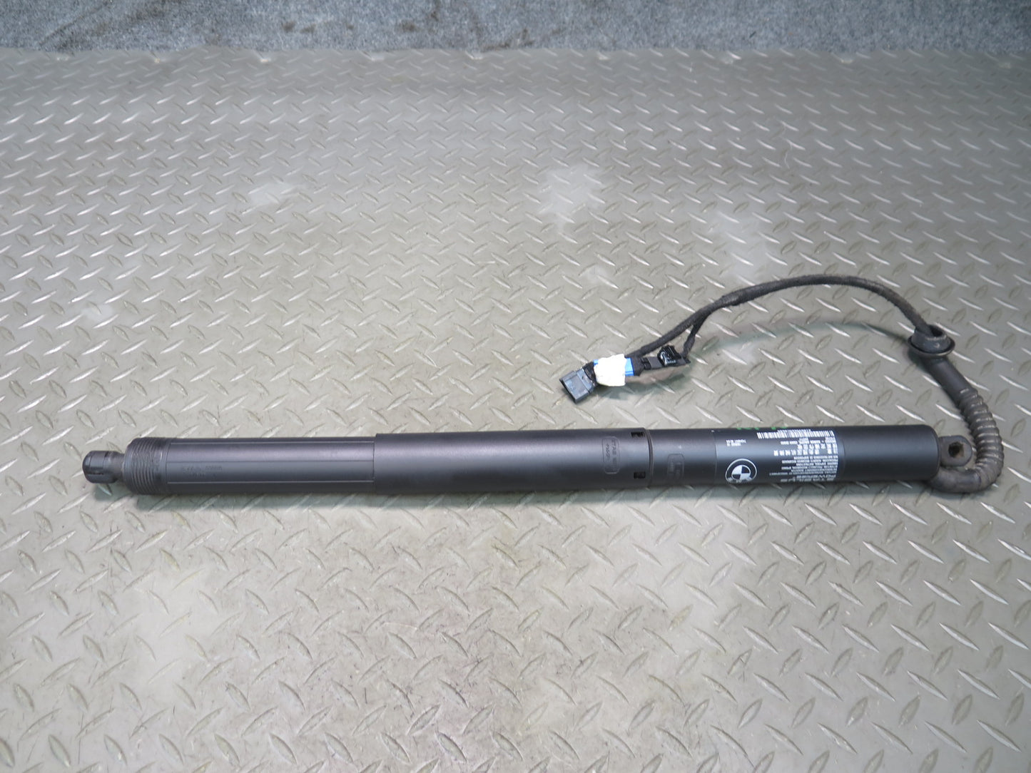 2014-2018 BMW F15 X5 Rear Left & Right Trunk Lid Lift Shock Support Set of 2