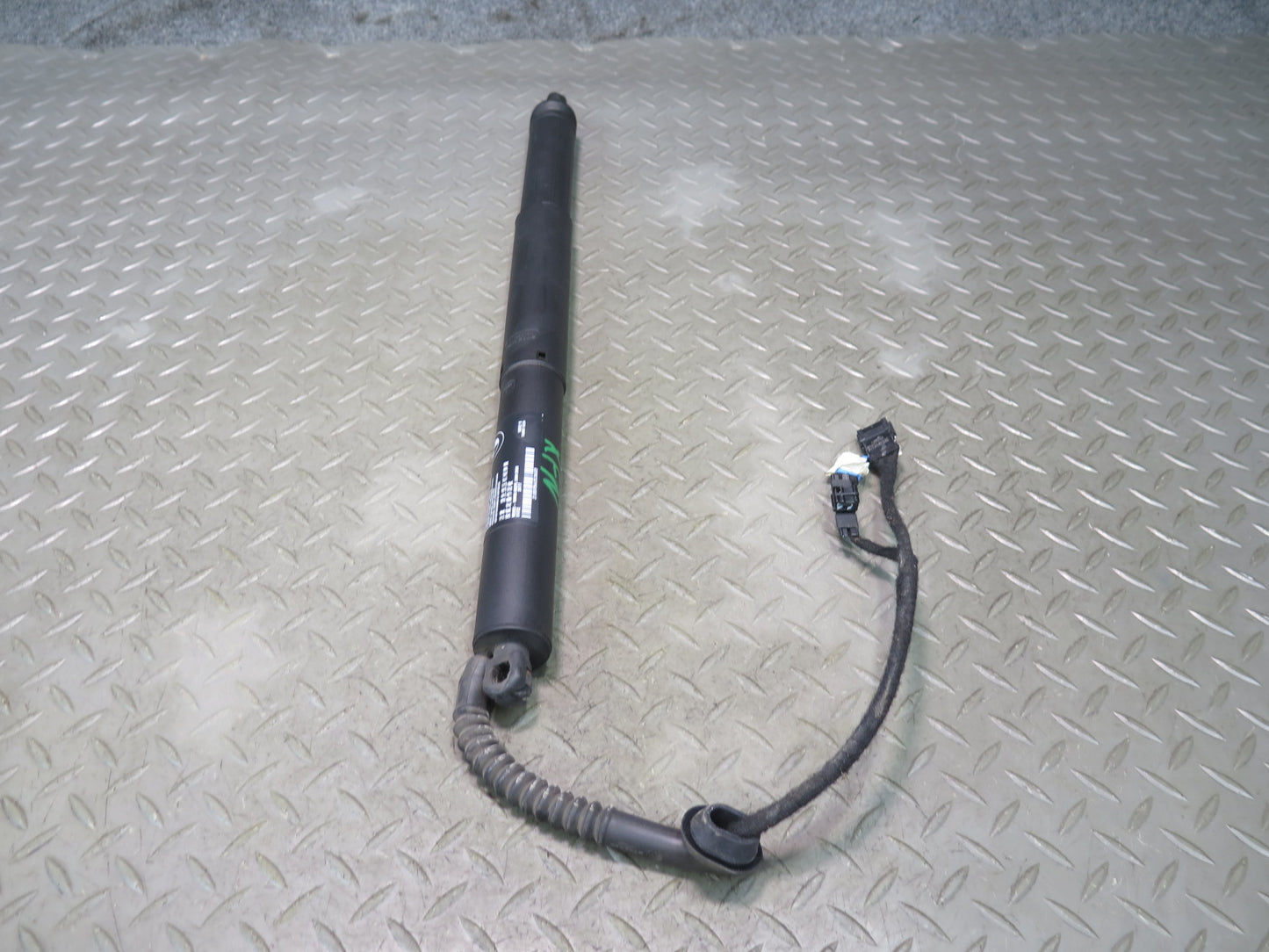 2014-2018 BMW F15 X5 Rear Left & Right Trunk Lid Lift Shock Support Set of 2