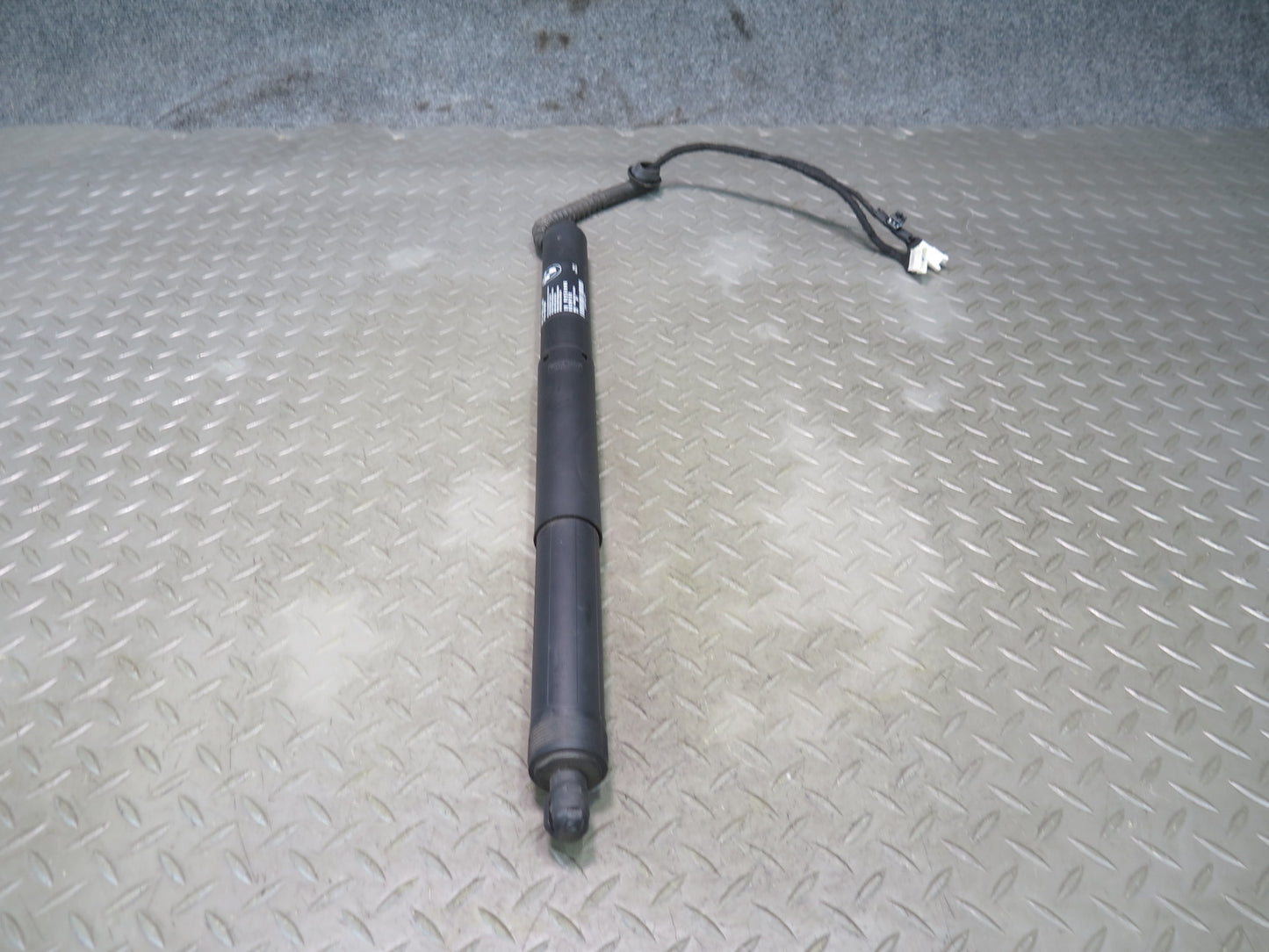 2014-2018 BMW F15 X5 Rear Left & Right Trunk Lid Lift Shock Support Set of 2