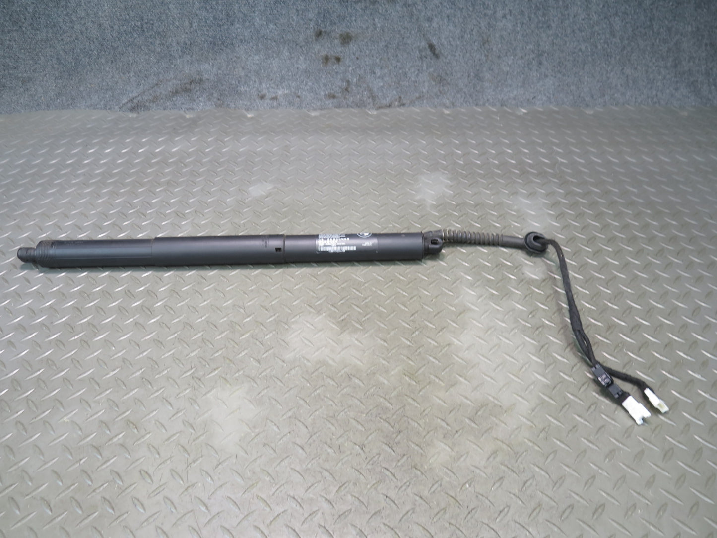 2014-2018 BMW F15 X5 Rear Left & Right Trunk Lid Lift Shock Support Set of 2