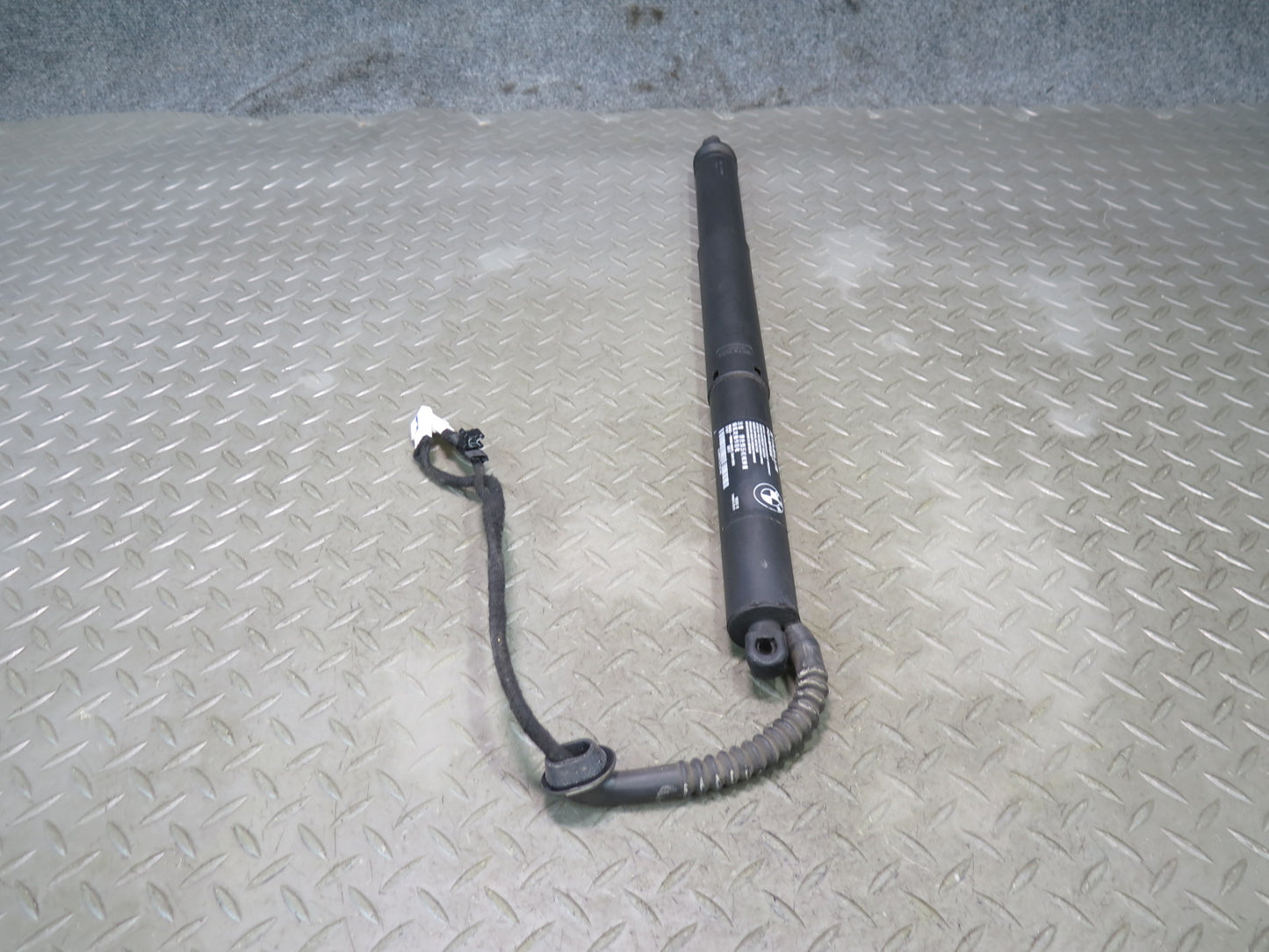 2014-2018 BMW F15 X5 Rear Left & Right Trunk Lid Lift Shock Support Set of 2