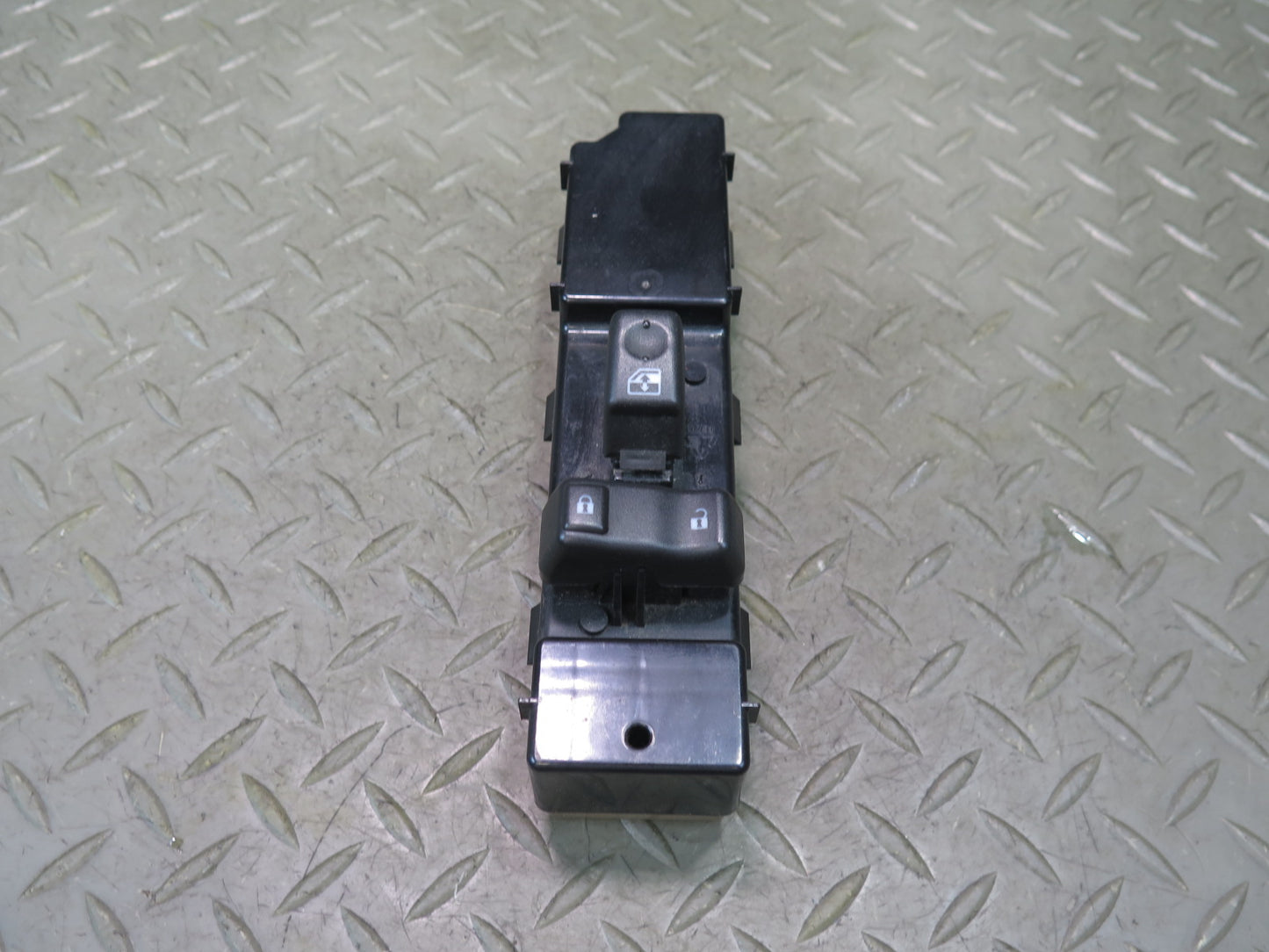 2003-2007 Hummer H2 Front Right Side Door Window Switch 15262336
