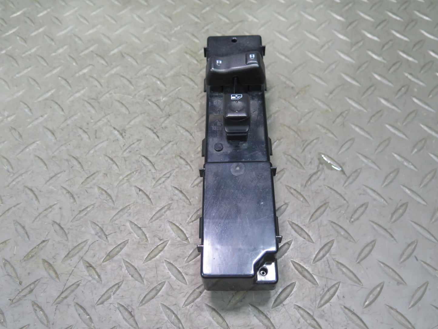 2003-2007 Hummer H2 Front Right Side Door Window Switch 15262336