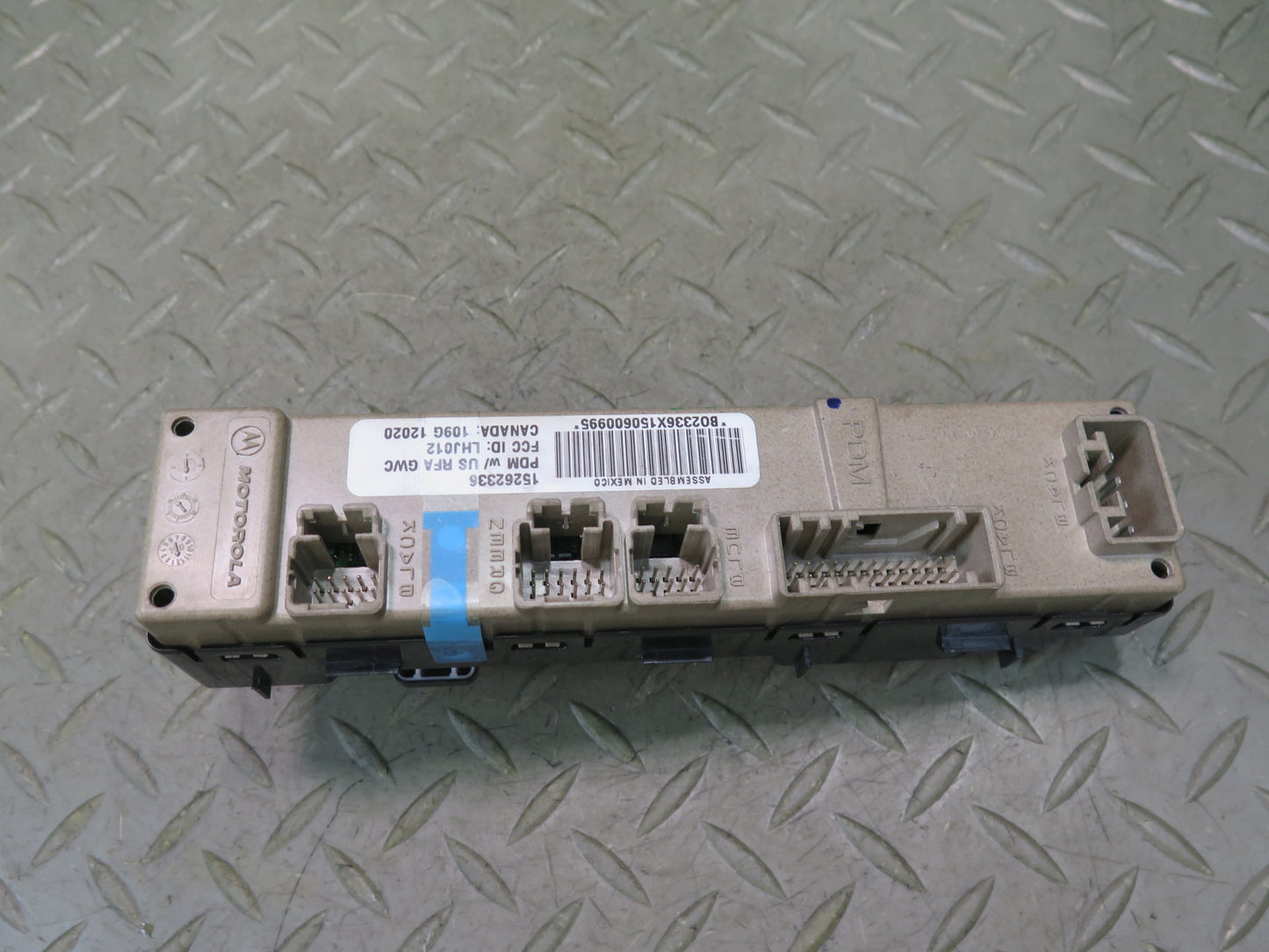 2003-2007 Hummer H2 Front Right Side Door Window Switch 15262336