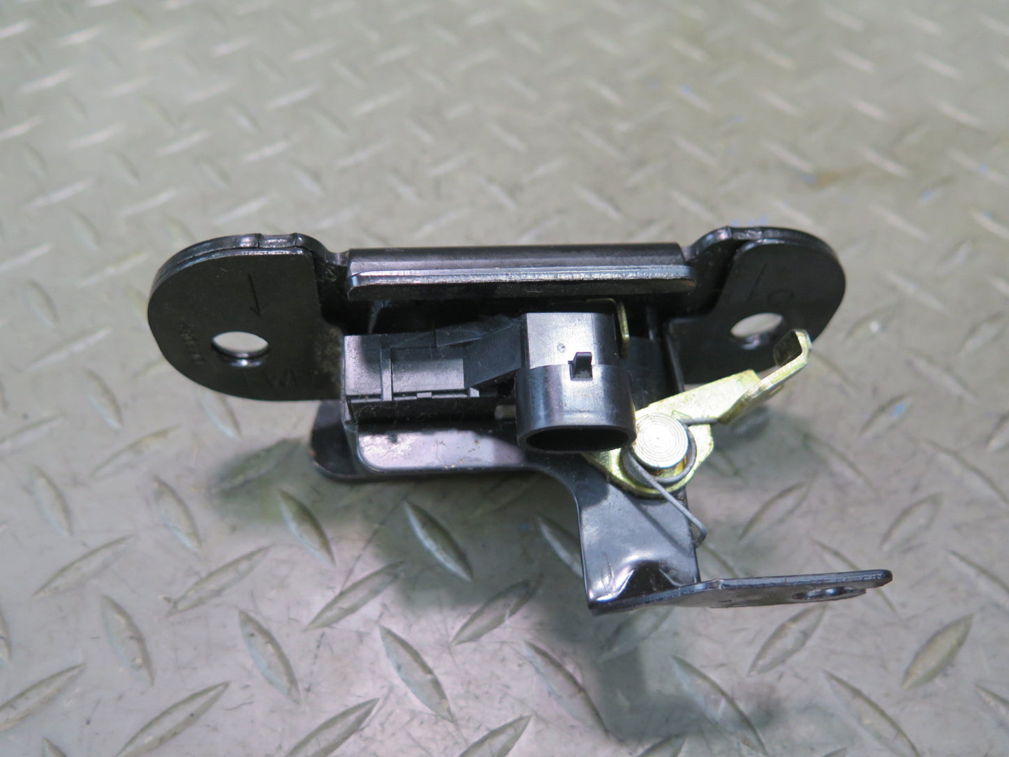 2003-2009 Hummer H2 Rear Trunk Lid Tailgate Liftgate Lock Latch Set