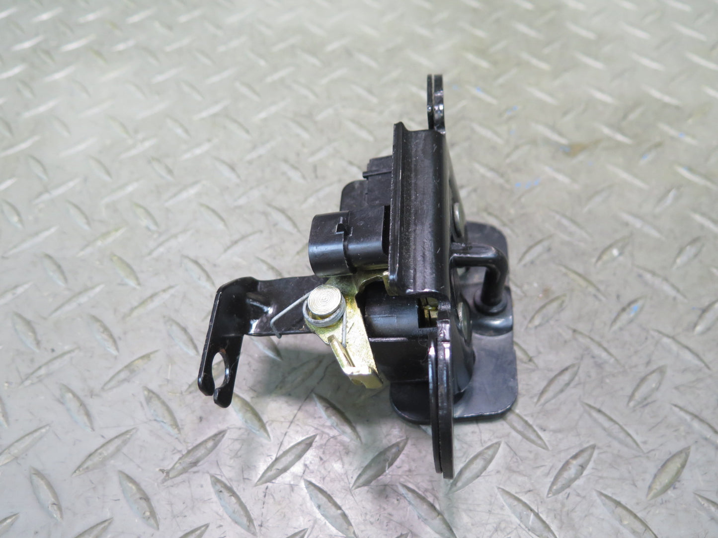 2003-2009 Hummer H2 Rear Trunk Lid Tailgate Liftgate Lock Latch Set