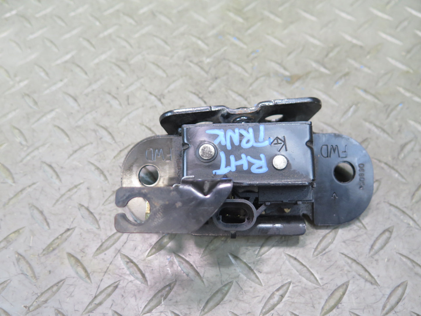 2003-2009 Hummer H2 Rear Trunk Lid Tailgate Liftgate Lock Latch Set