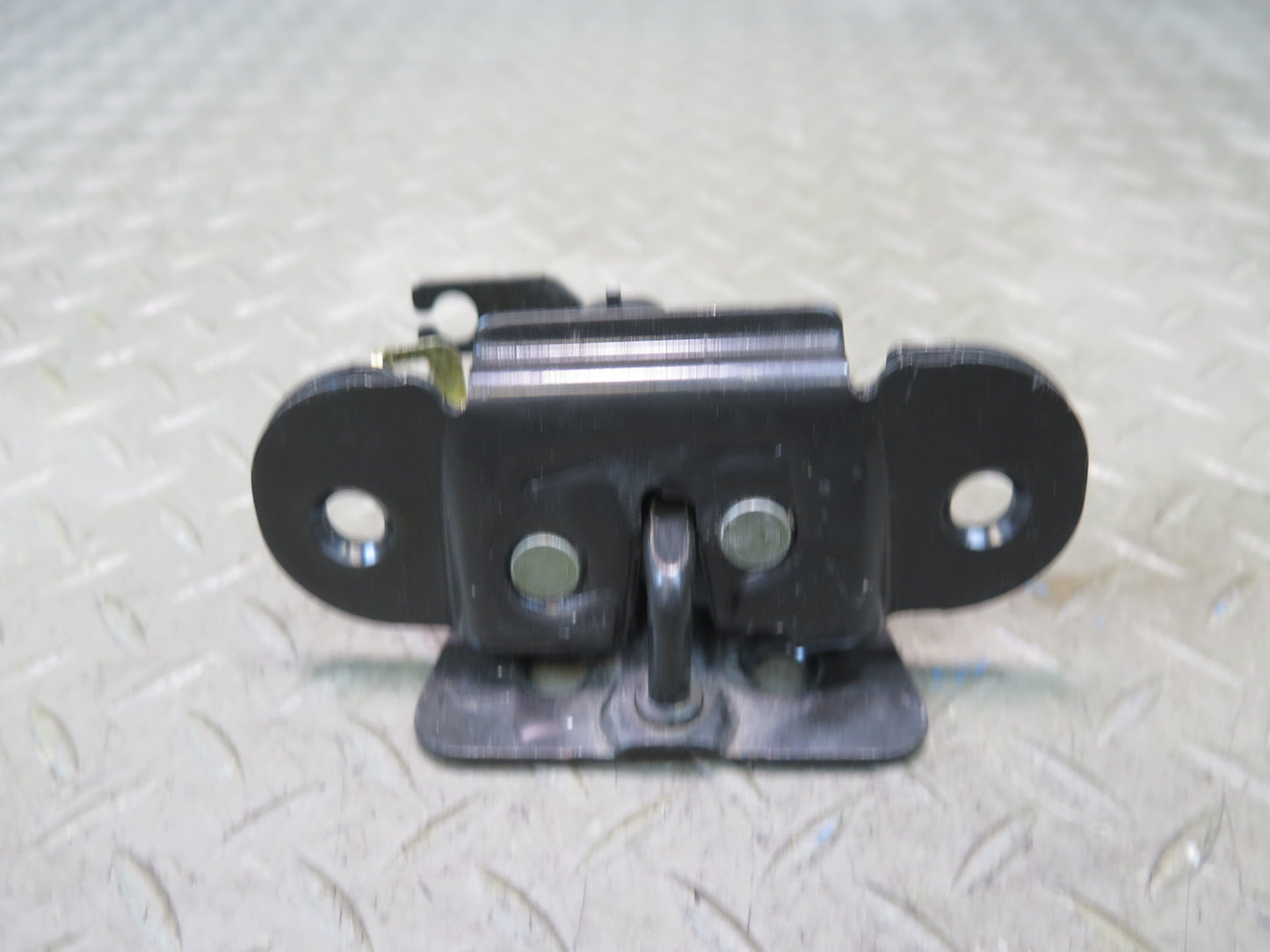 2003-2009 Hummer H2 Rear Trunk Lid Tailgate Liftgate Lock Latch Set